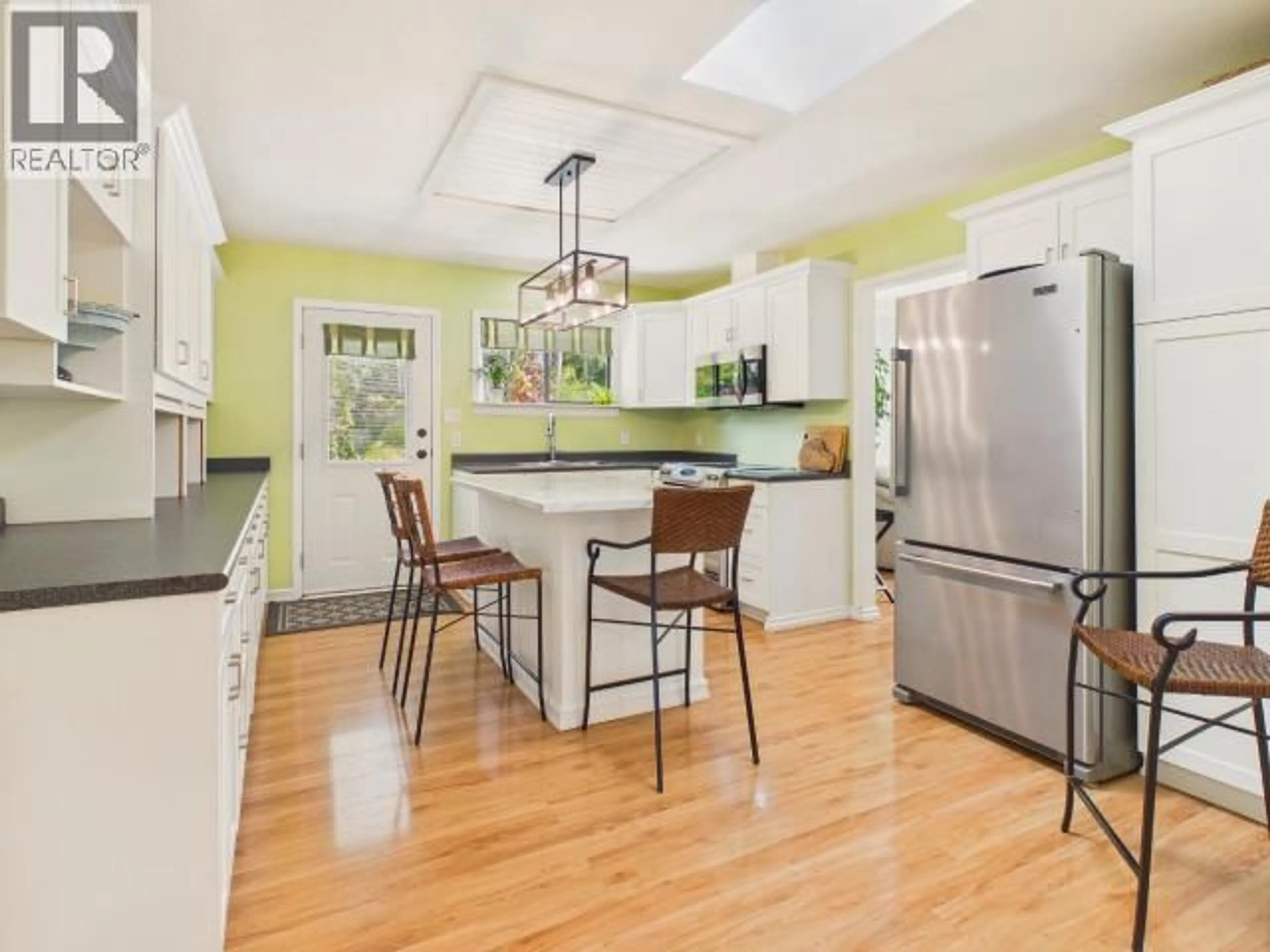 Open concept kitchen, unknown for 11070 HIGHWAY 101, Powell River British Columbia V8A0L5