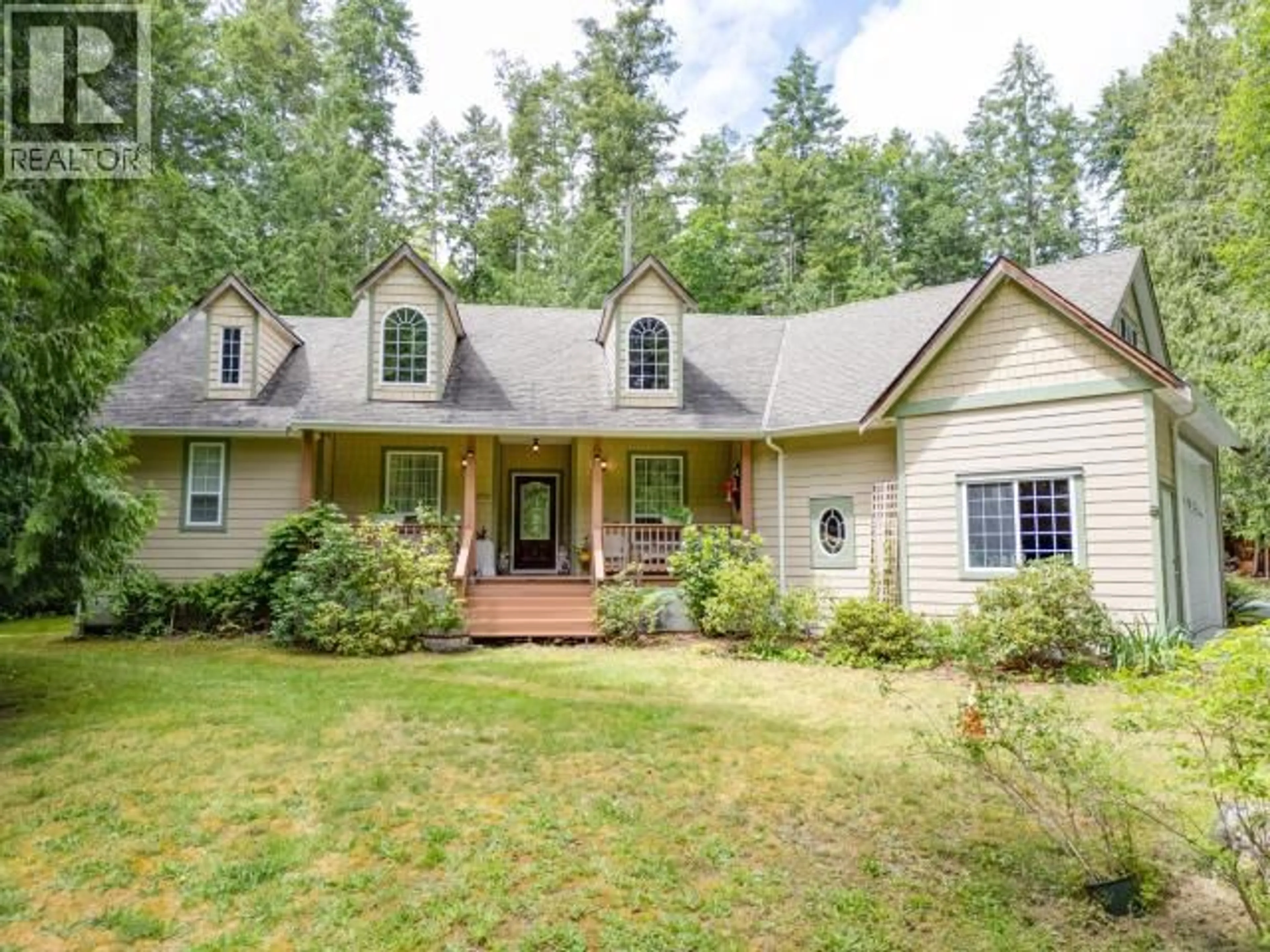 Home with vinyl exterior material, unknown for 3067 SOUTHILL ROAD, Powell River British Columbia V8A0R4