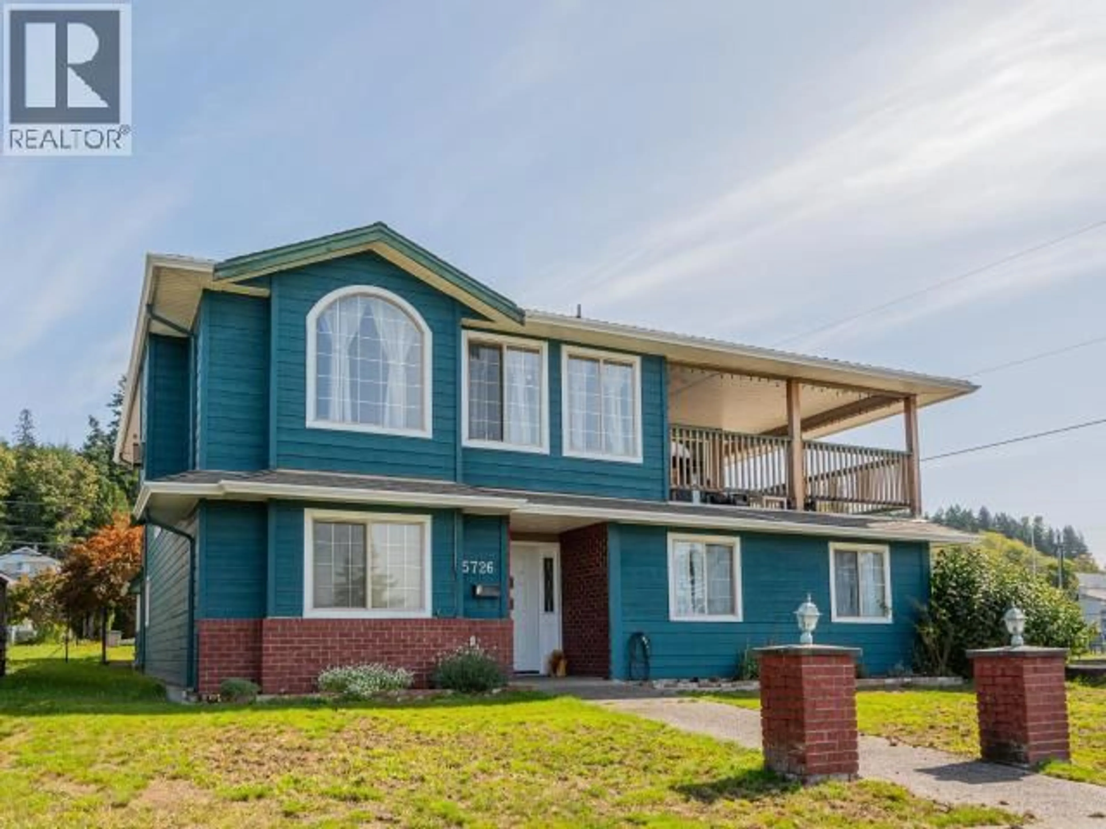 Home with vinyl exterior material, unknown for 5726 MARINE AVE, Powell River British Columbia V8A2M4
