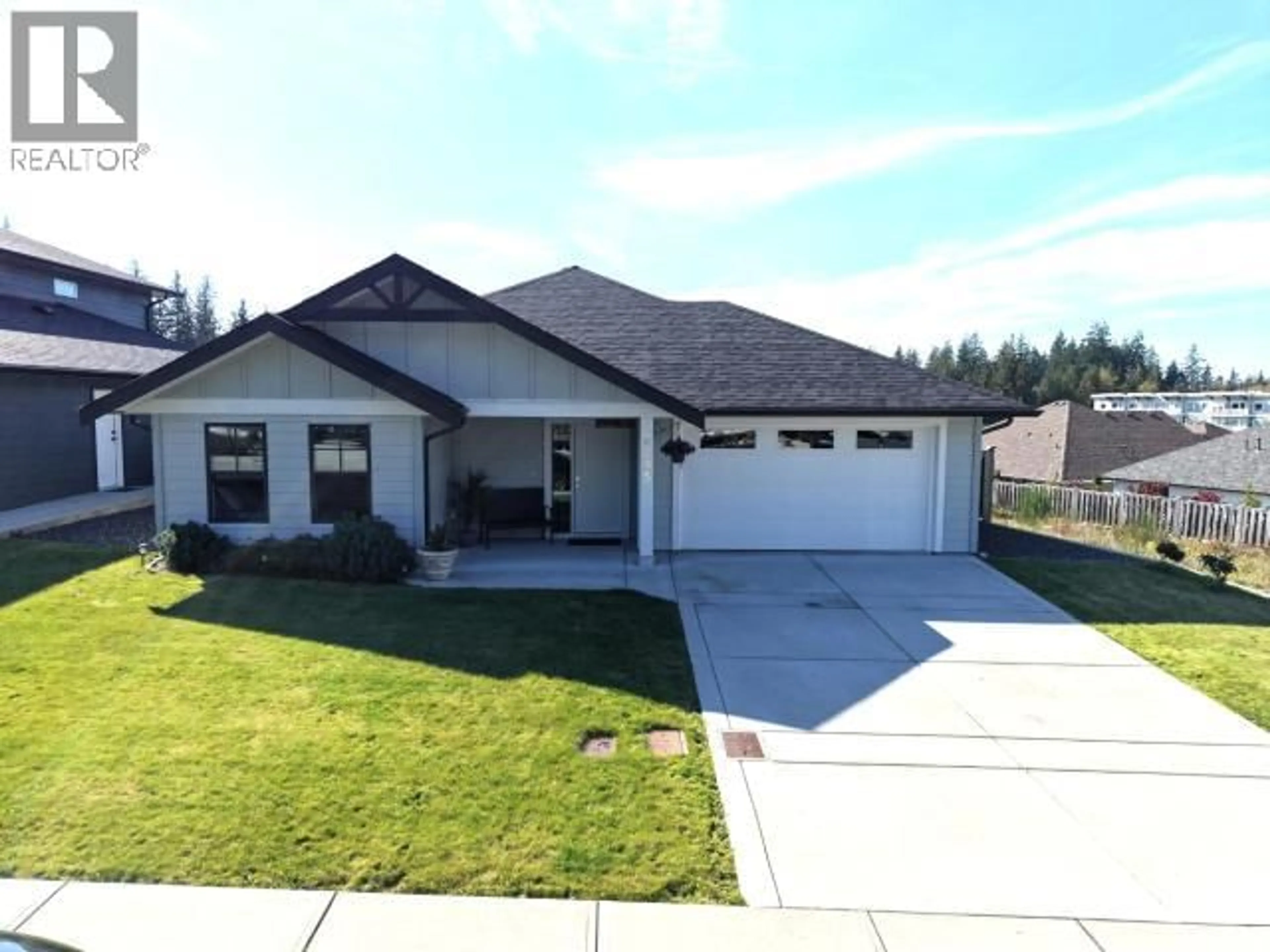 Home with vinyl exterior material, street for 7295 EDGEHILL CRESCENT, Powell River British Columbia V8A0V8