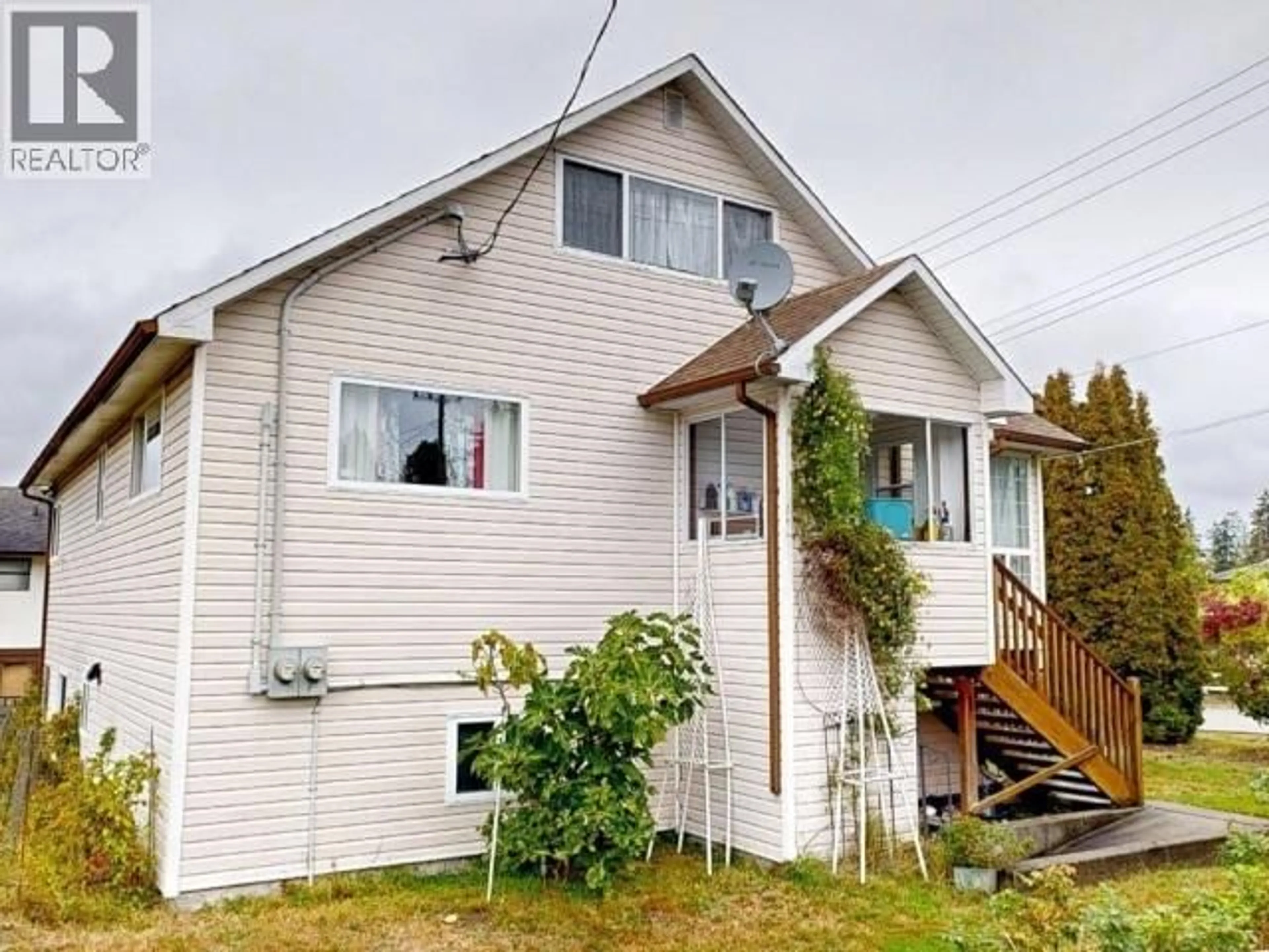 Home with vinyl exterior material, unknown for 6992 KAMLOOPS STREET, Powell River British Columbia V8A1M4