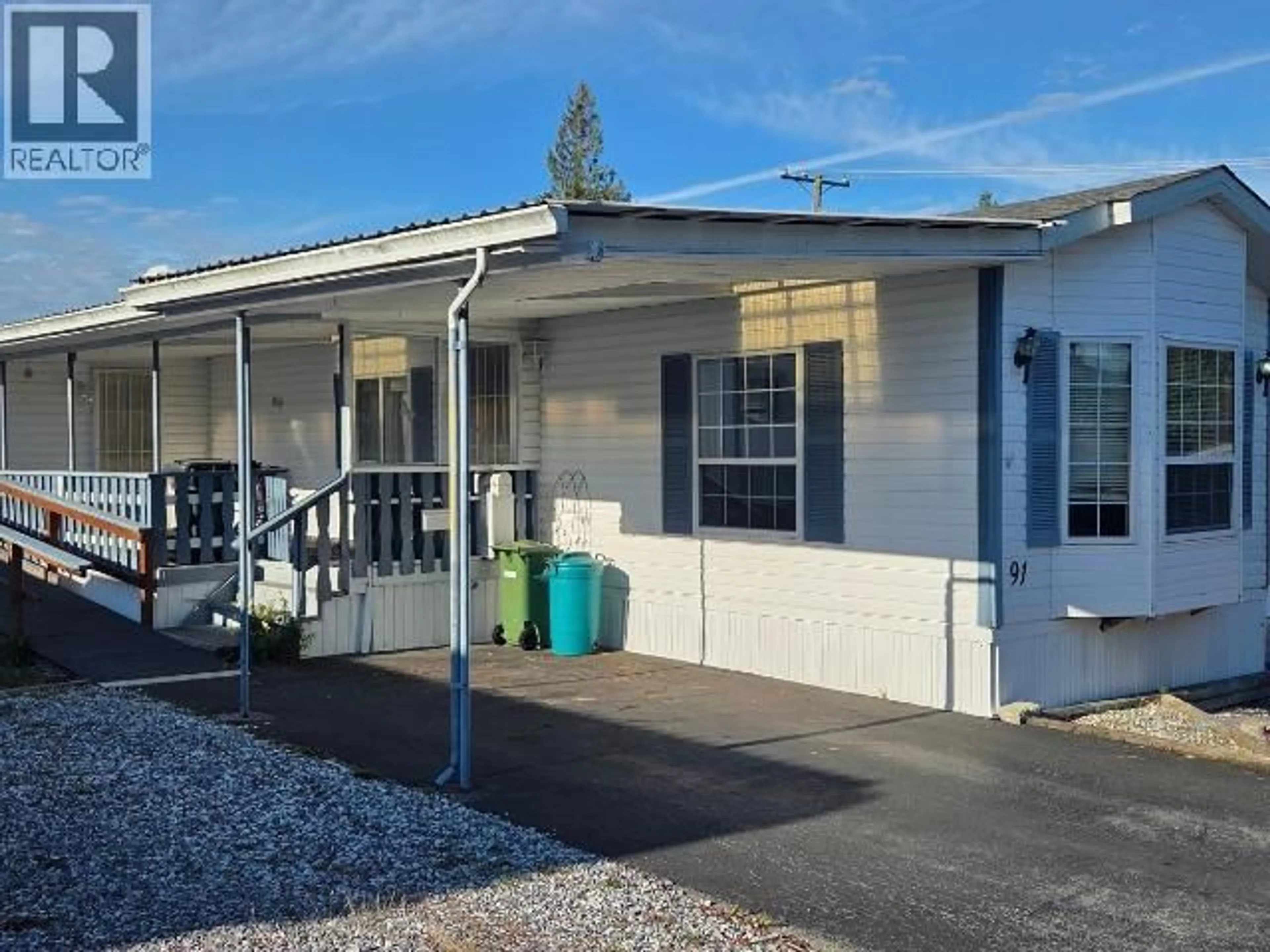 Home with vinyl exterior material, street for 91-7624 DUNCAN STREET, Powell River British Columbia V8A0T2