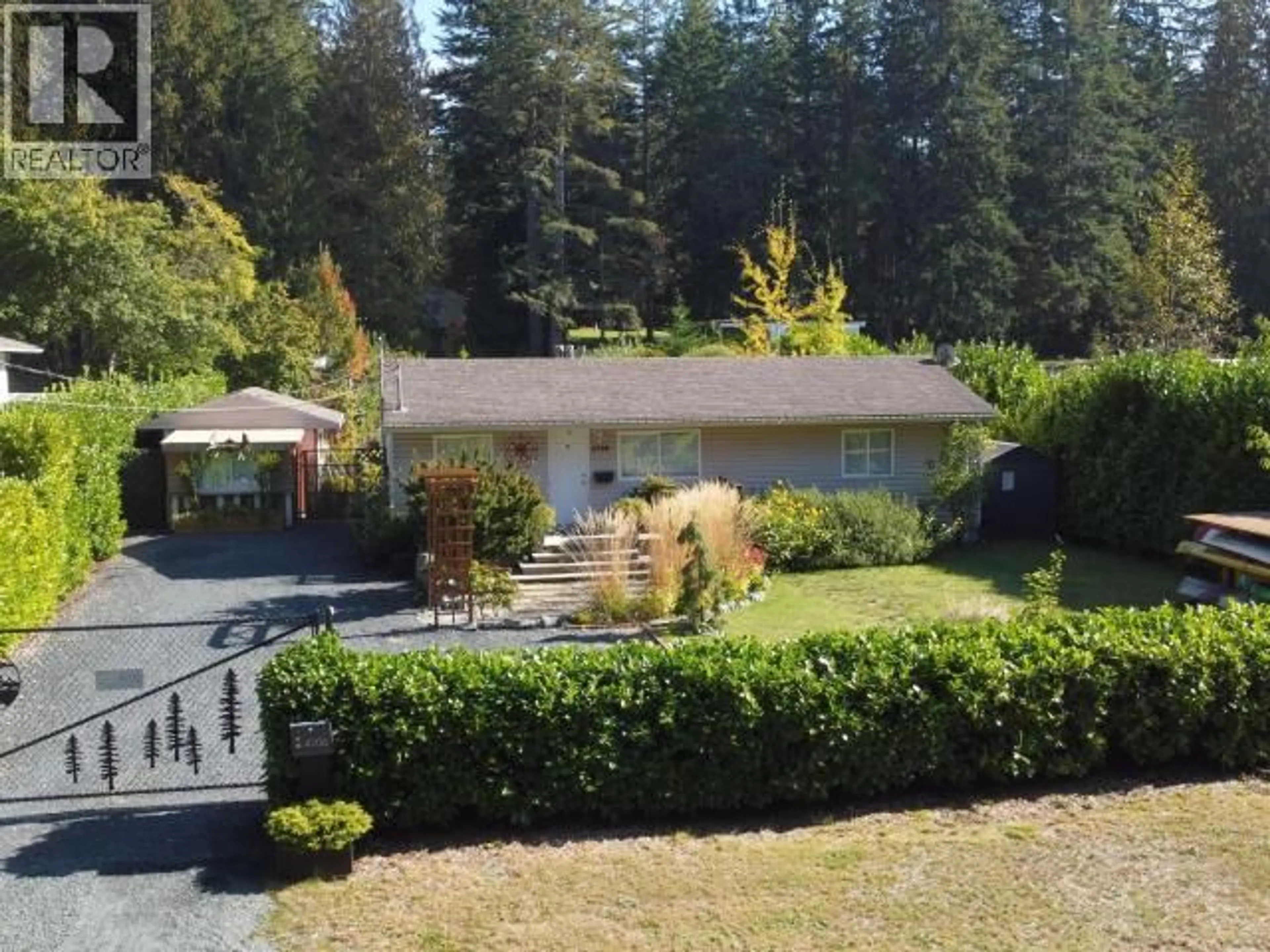 A pic from outside/outdoor area/front of a property/back of a property/a pic from drone, unknown for 4706 BOWNESS AVE, Powell River British Columbia V8A3S3