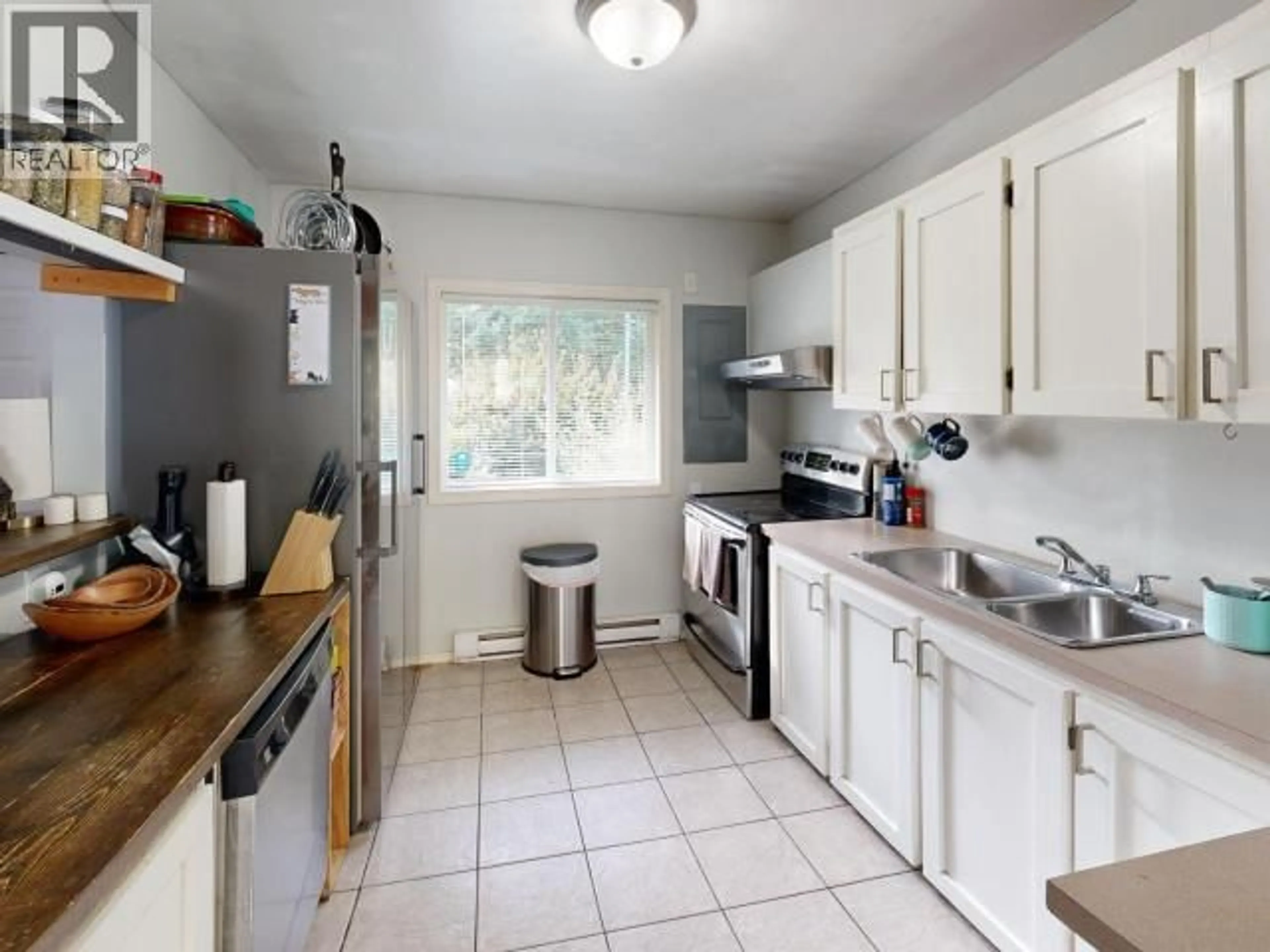 Standard kitchen, unknown for 4706 BOWNESS AVE, Powell River British Columbia V8A3S3