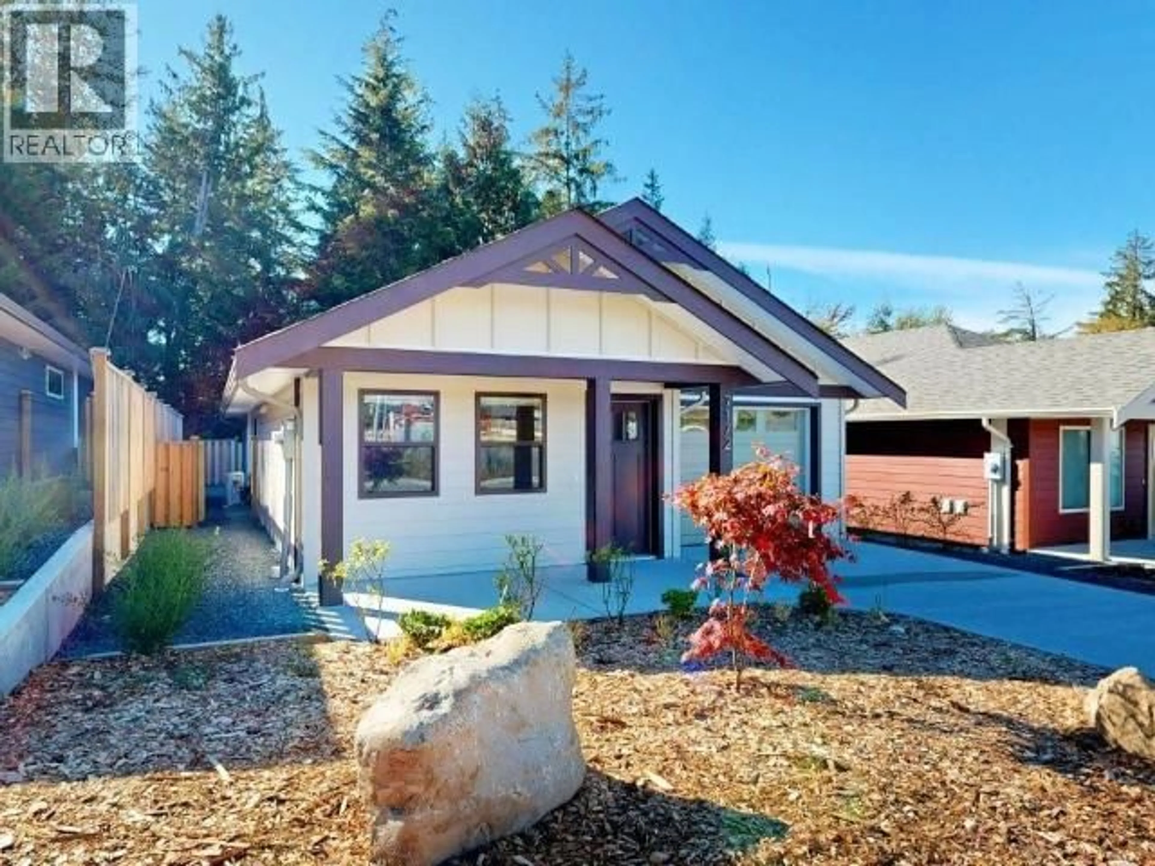 Home with vinyl exterior material, street for 7172 EDGEHILL CRESCENT, Powell River British Columbia V8A0V8