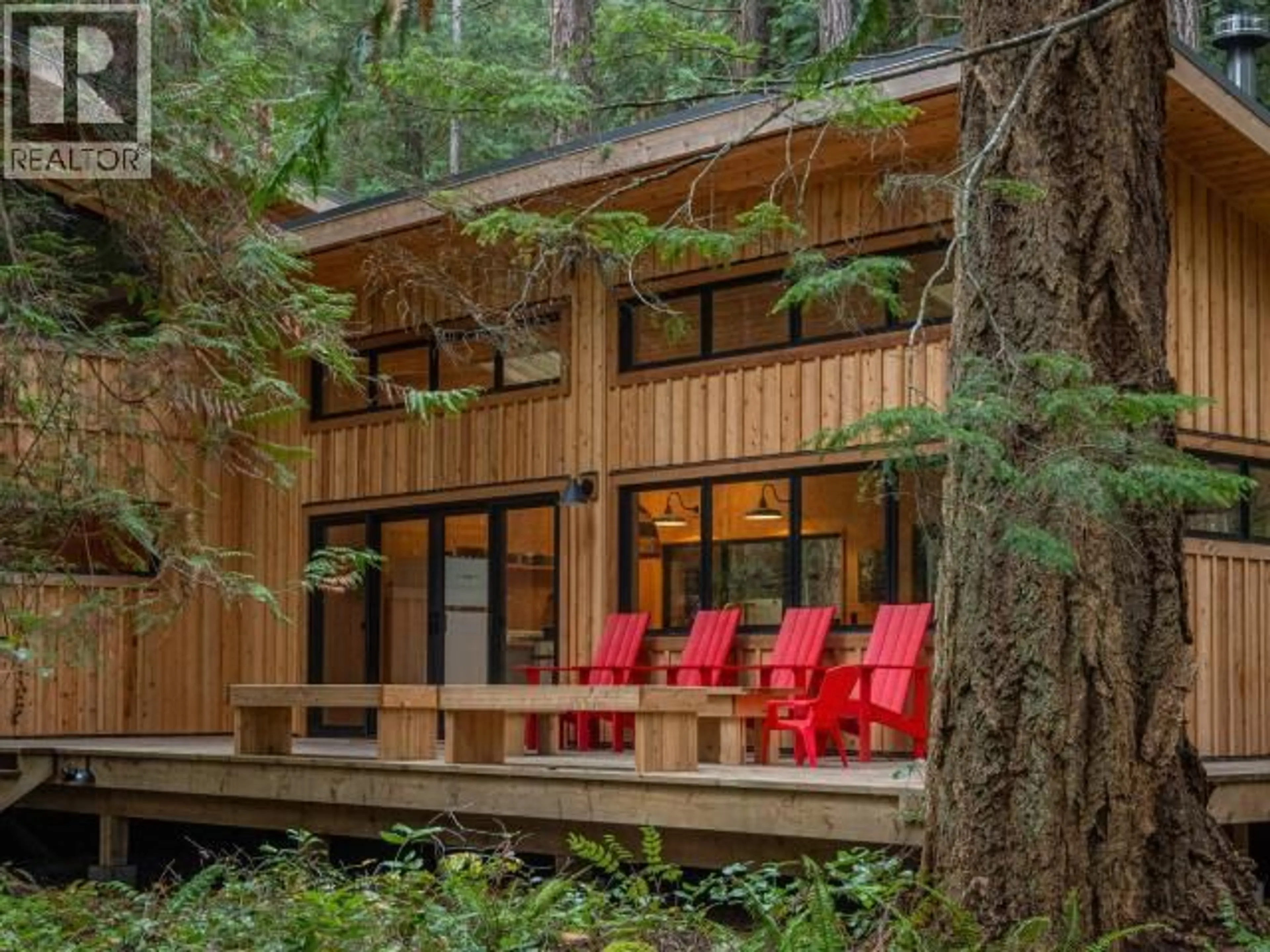 Patio, forest/trees view for 1016/1018 JOHNSON LANE, Savary Island British Columbia V0N2G0