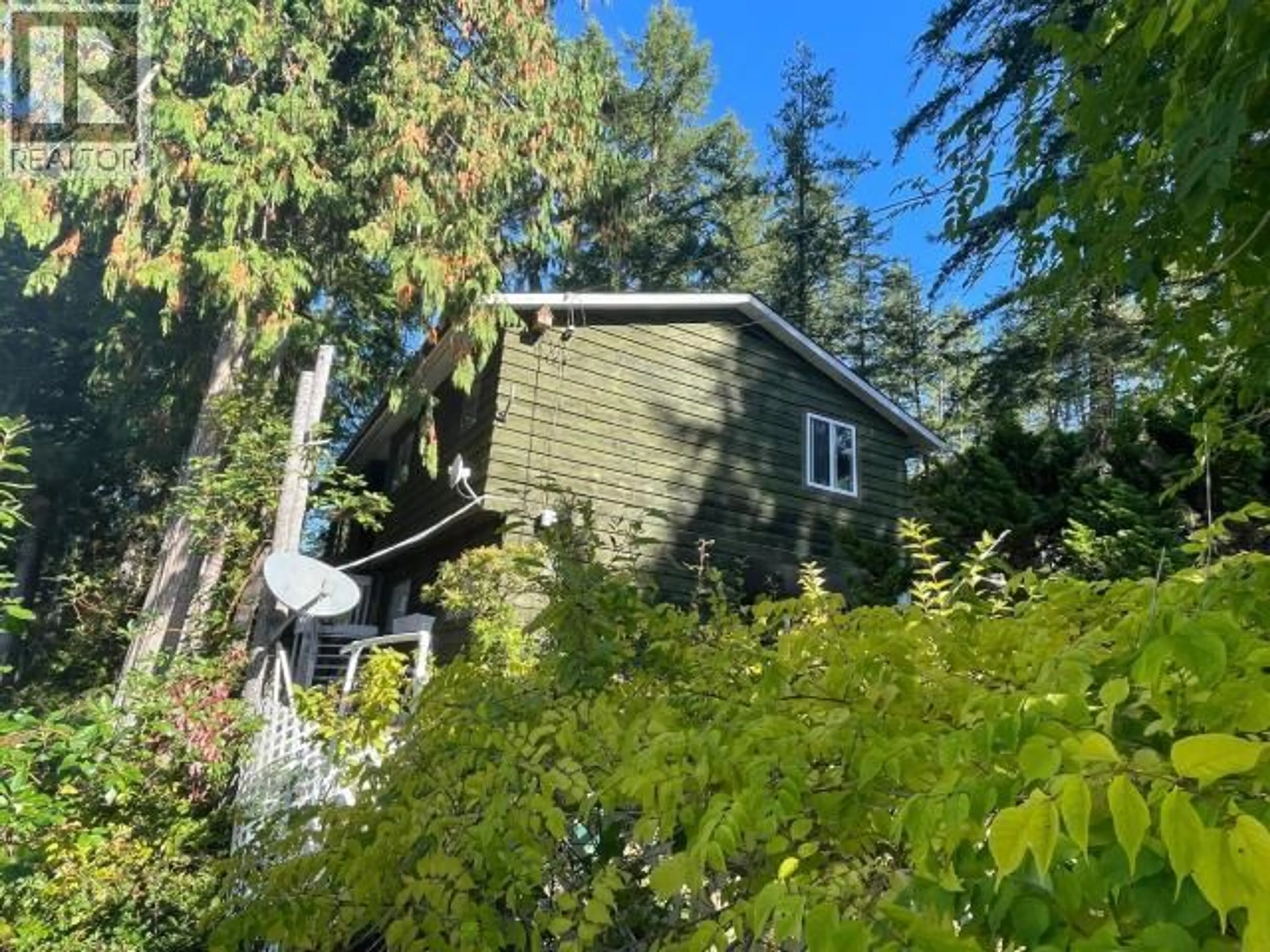 A pic from outside/outdoor area/front of a property/back of a property/a pic from drone, forest/trees view for 1540 SCOTCH PLACE, Powell River British Columbia V0N2G0