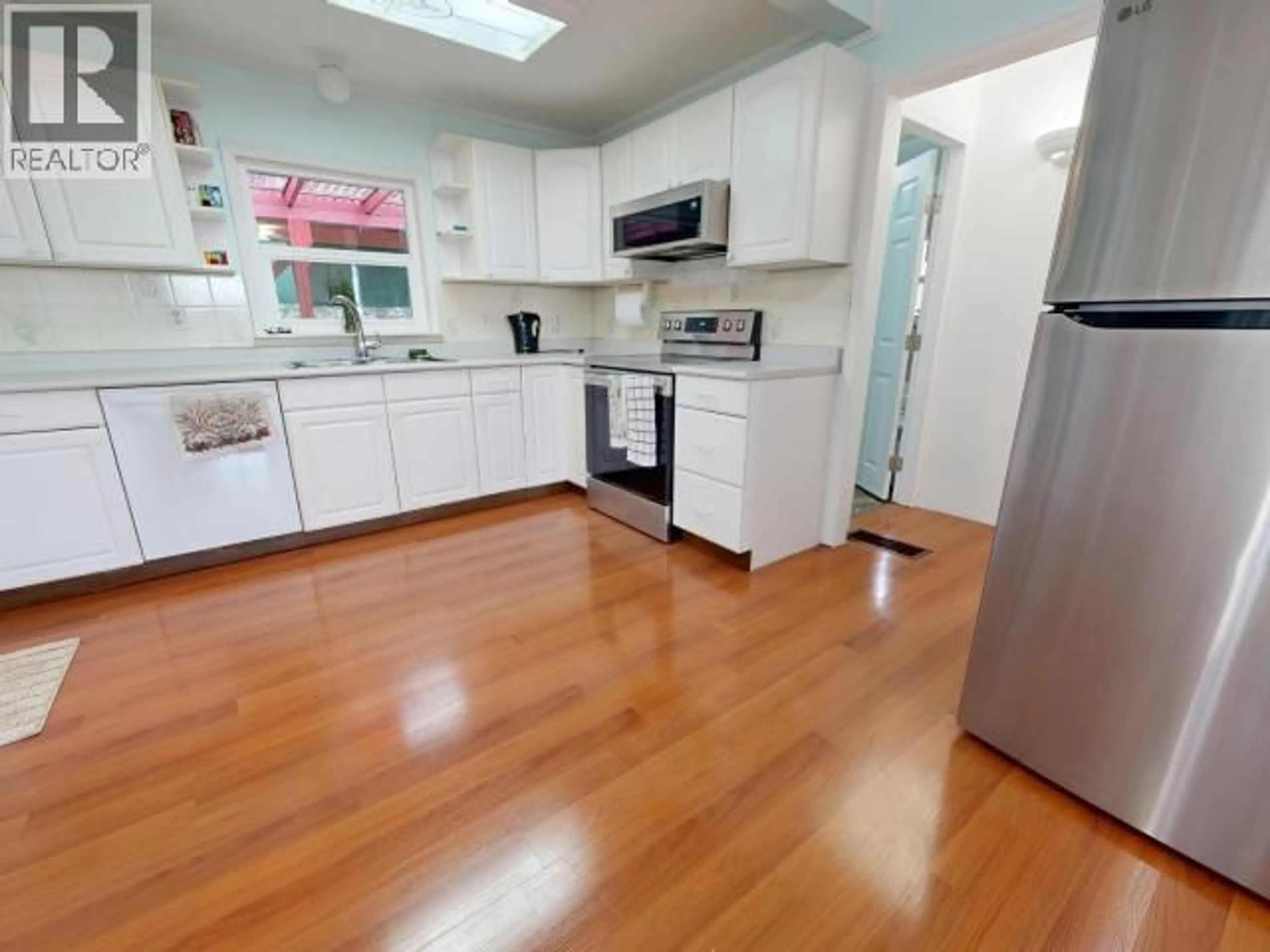 Standard kitchen, unknown for 4584 HARVIE AVE, Powell River British Columbia V8A2P1