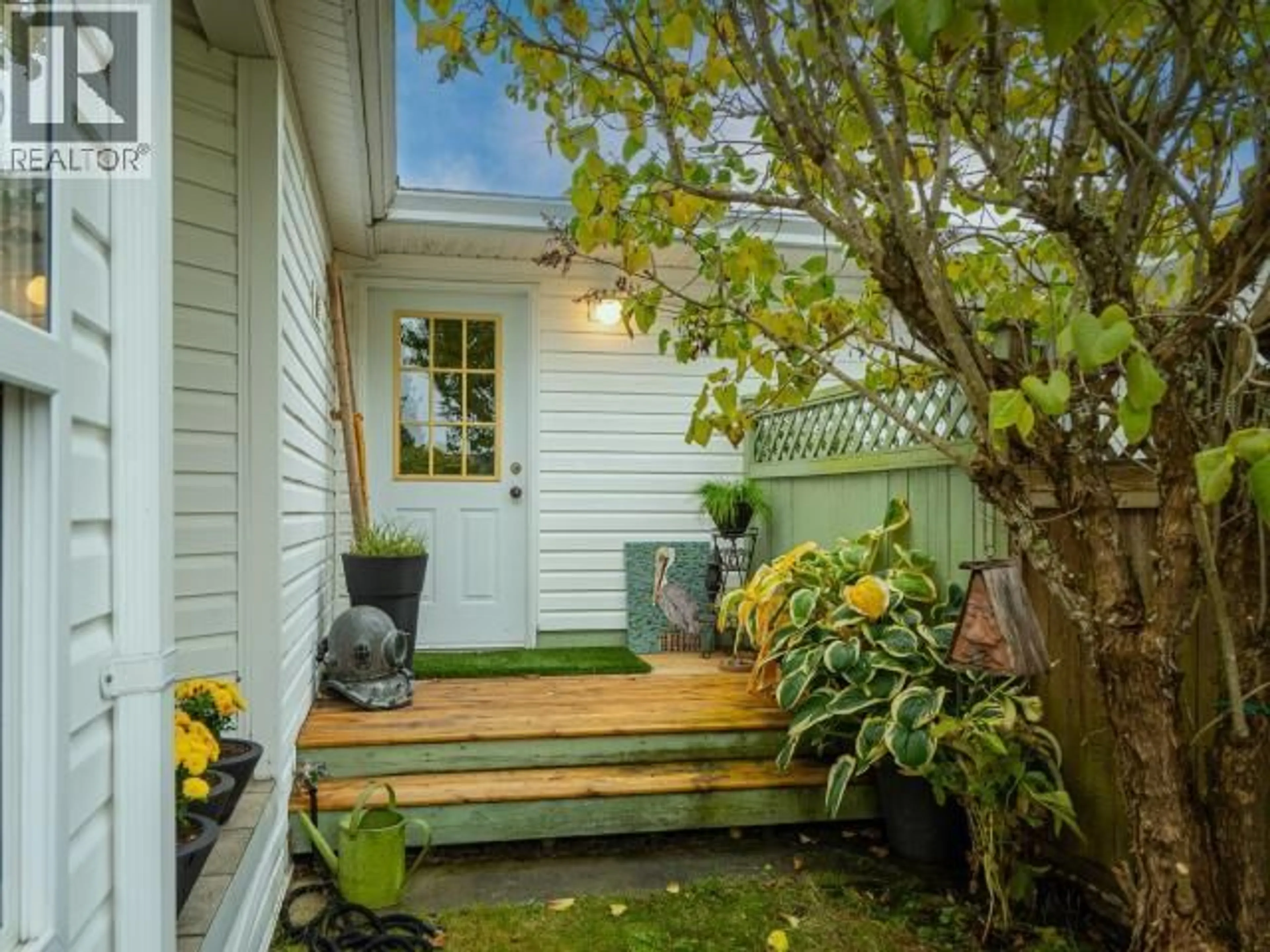Patio, street for B - 4291 COLLINGWOOD WAY, Powell River British Columbia V8A5V2