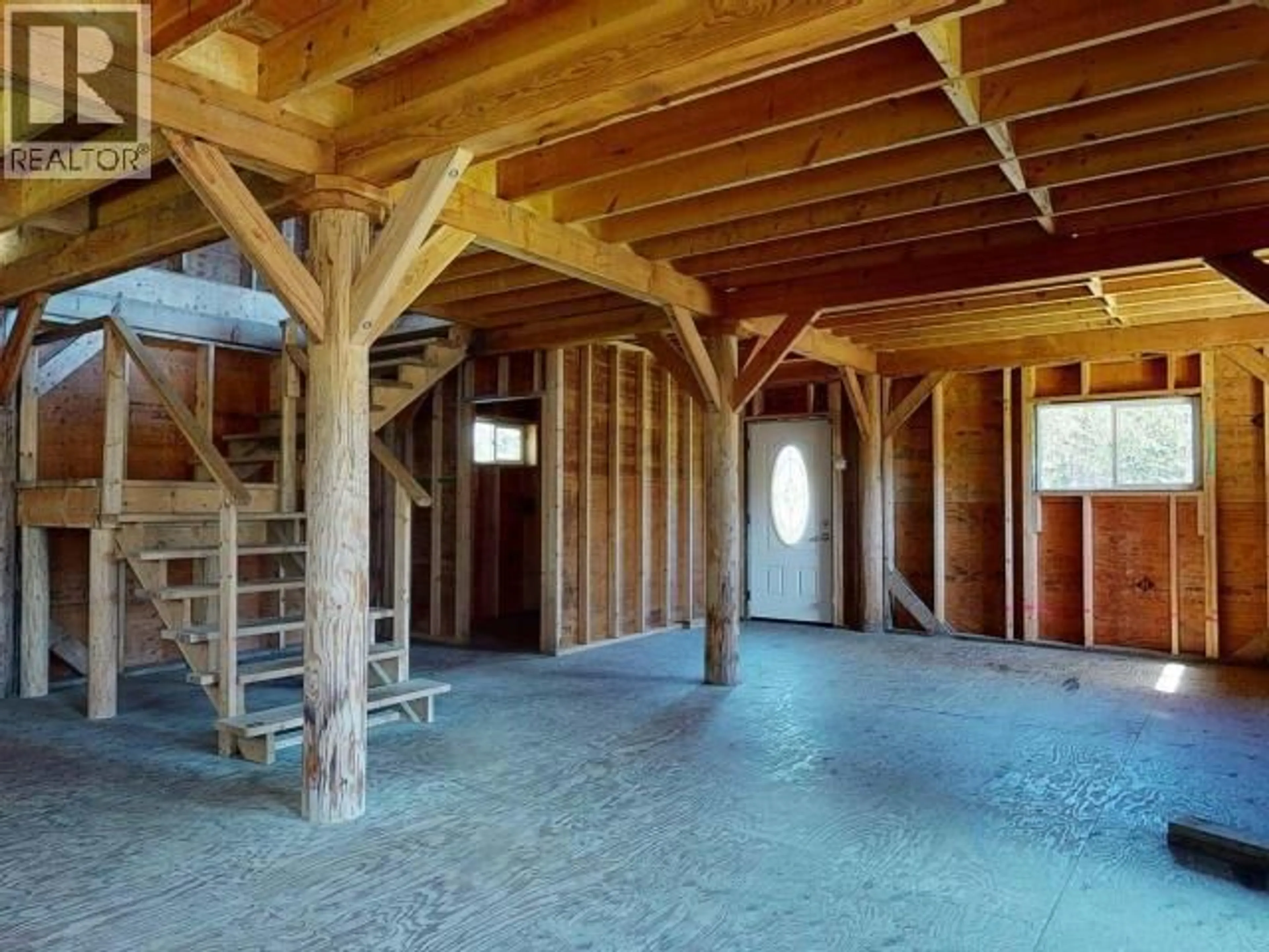 Indoor foyer for 6929 SIENNA ROAD, Texada Island British Columbia V0N1W0