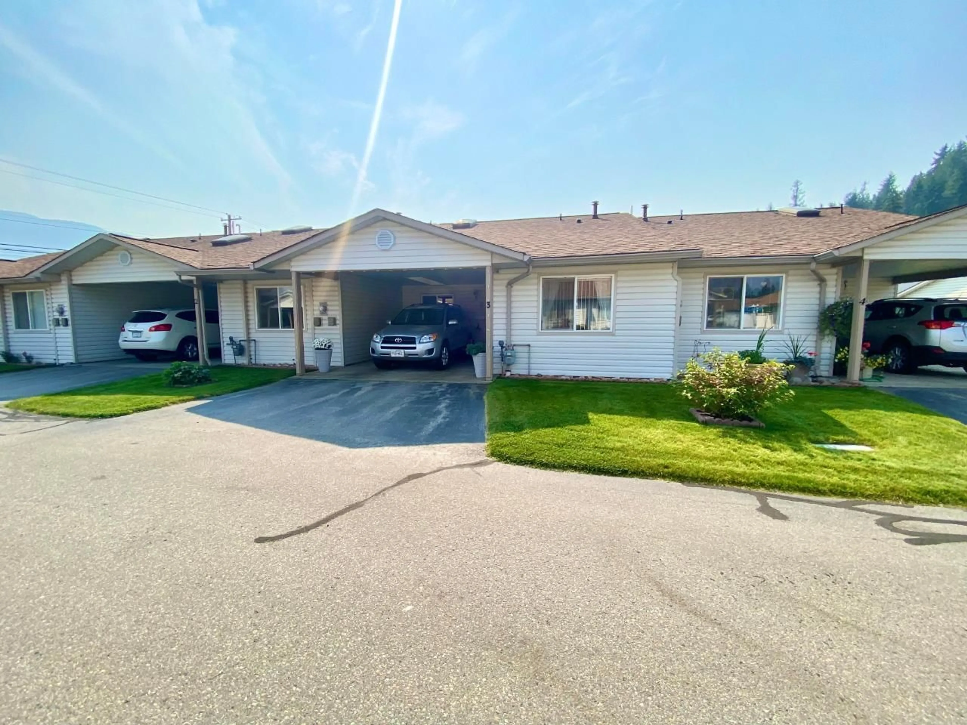 Frontside or backside of a home for 3 - 2210 COLUMBIA AVENUE, Castlegar British Columbia V1N2X1