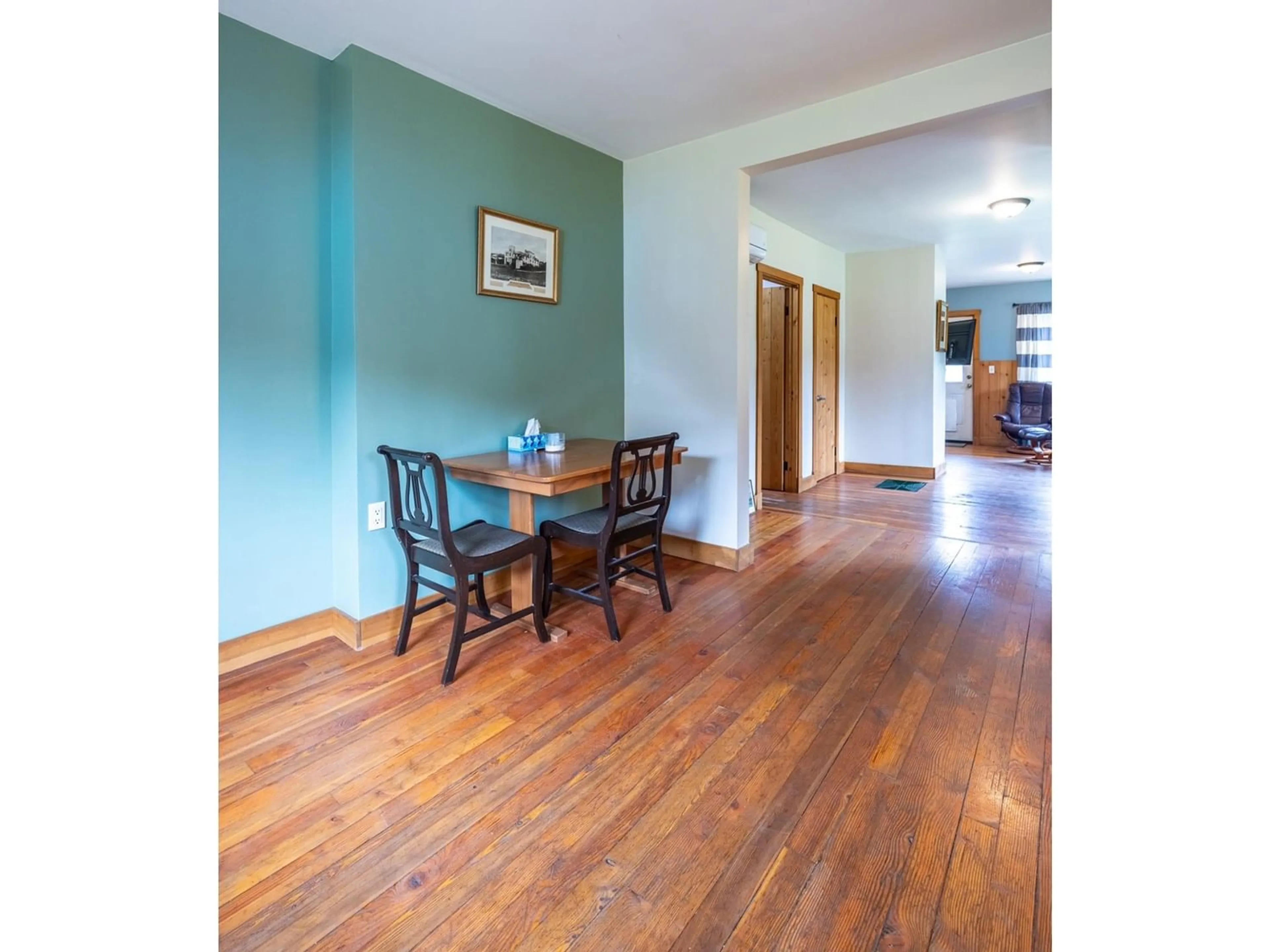 Dining room, wood floors, cottage for 1097 LAKEVIEW ARROW CREEK Road, Creston British Columbia V0B1G1