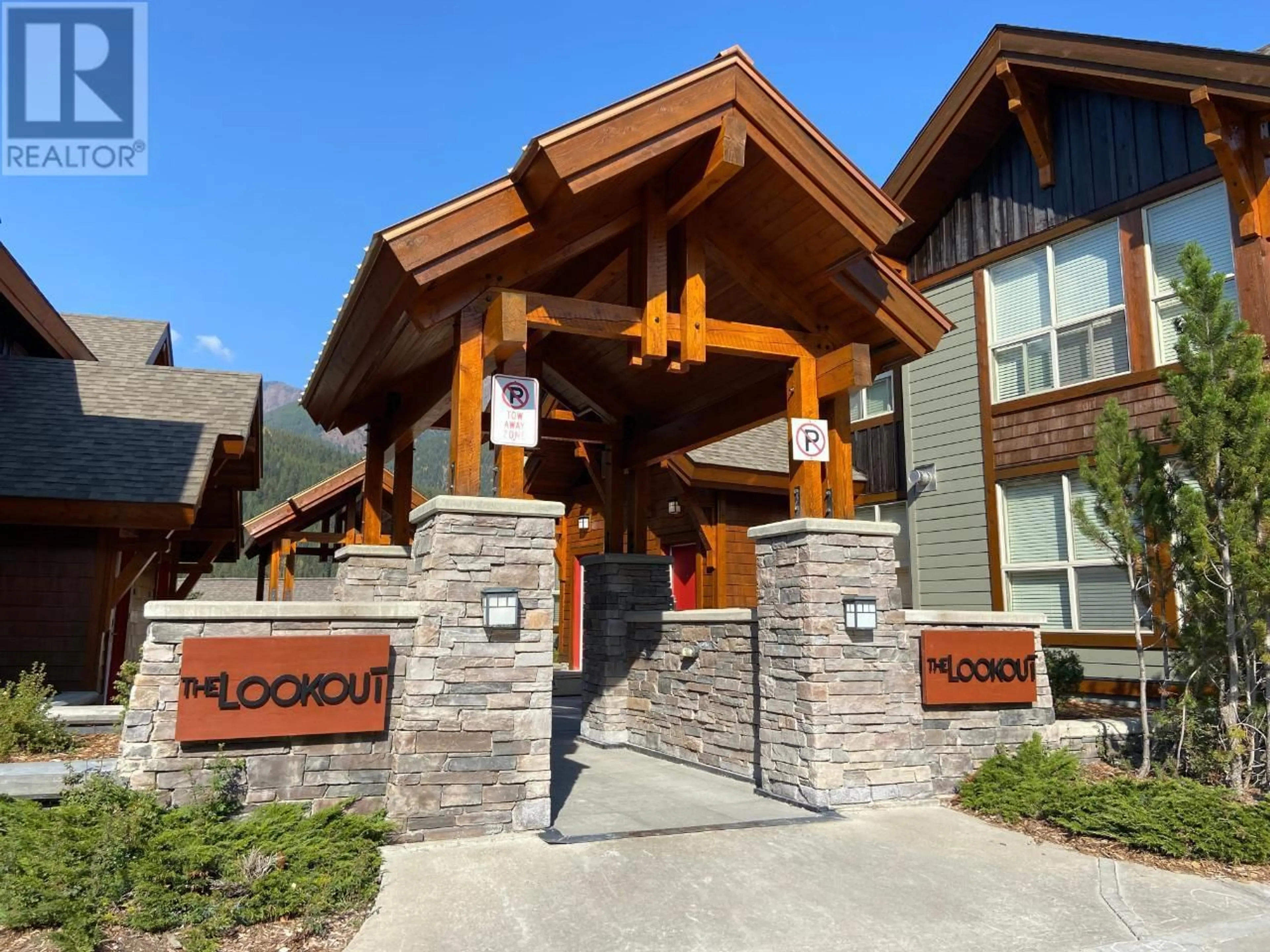 Indoor foyer for 2049 SUMMIT Drive Unit# 214D, Panorama British Columbia V0A1T0