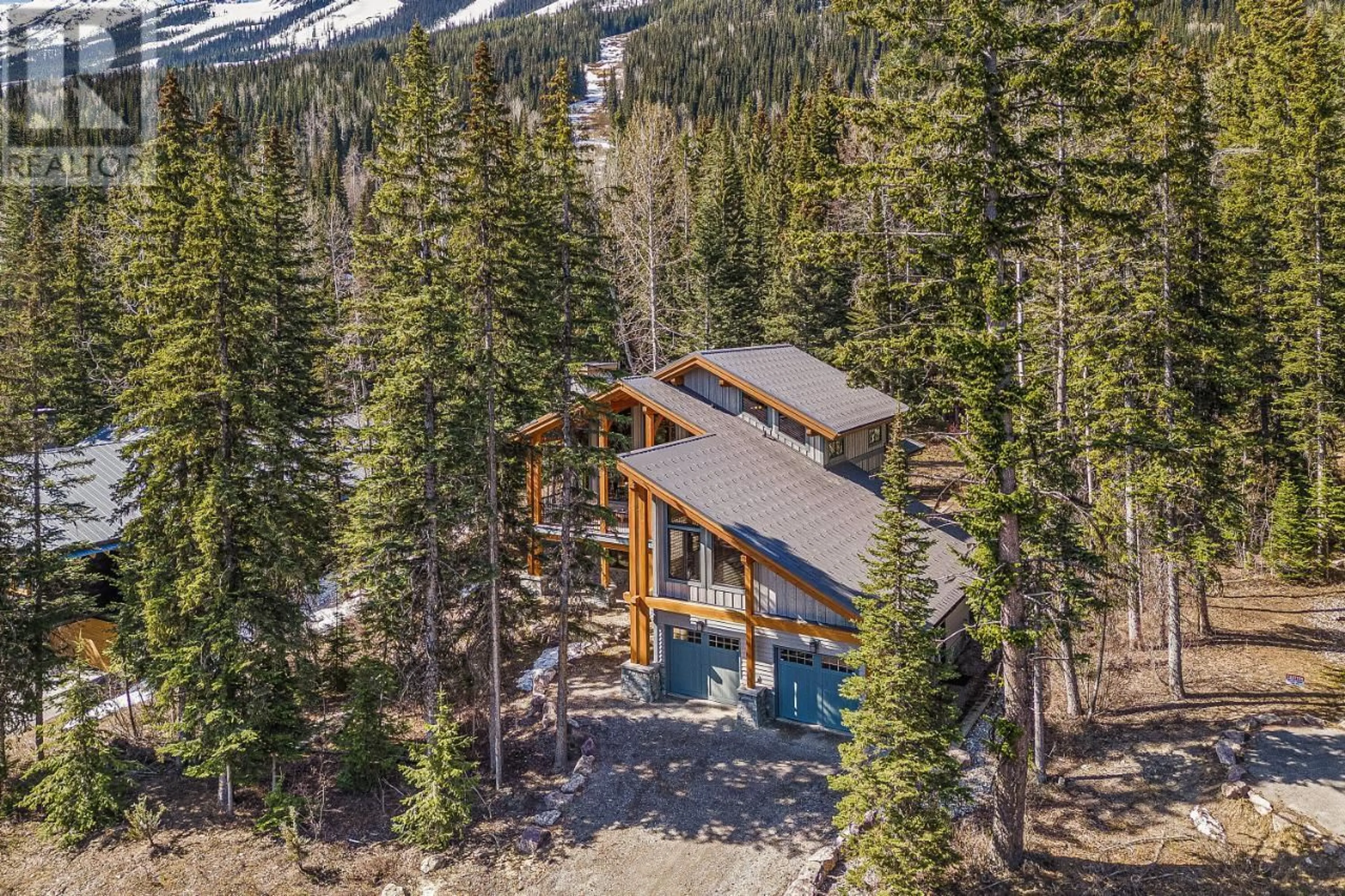 A pic from outside/outdoor area/front of a property/back of a property/a pic from drone, mountain view for 1602 THOMPSON CRESCENT, Golden British Columbia V0A1H2