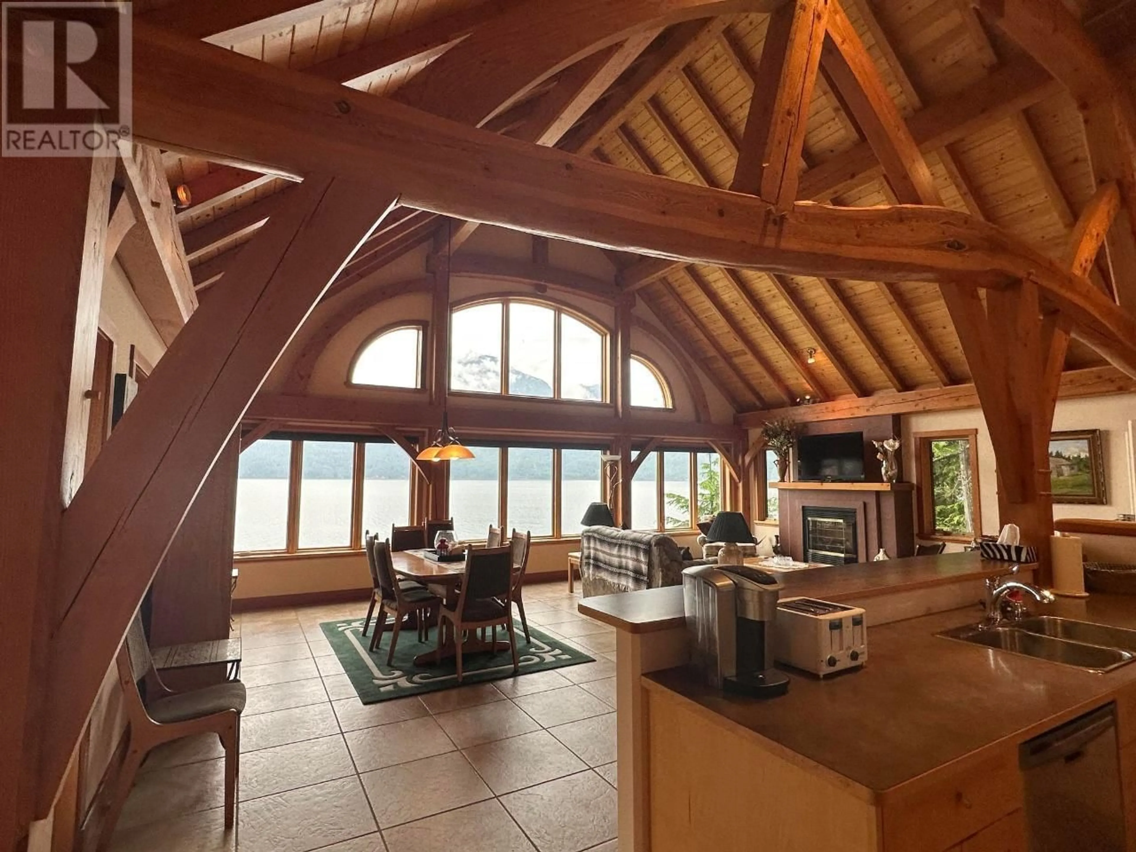 Indoor lobby, wood floors for 4754 TWIN BAYS  Road, Kaslo British Columbia V0G1M0