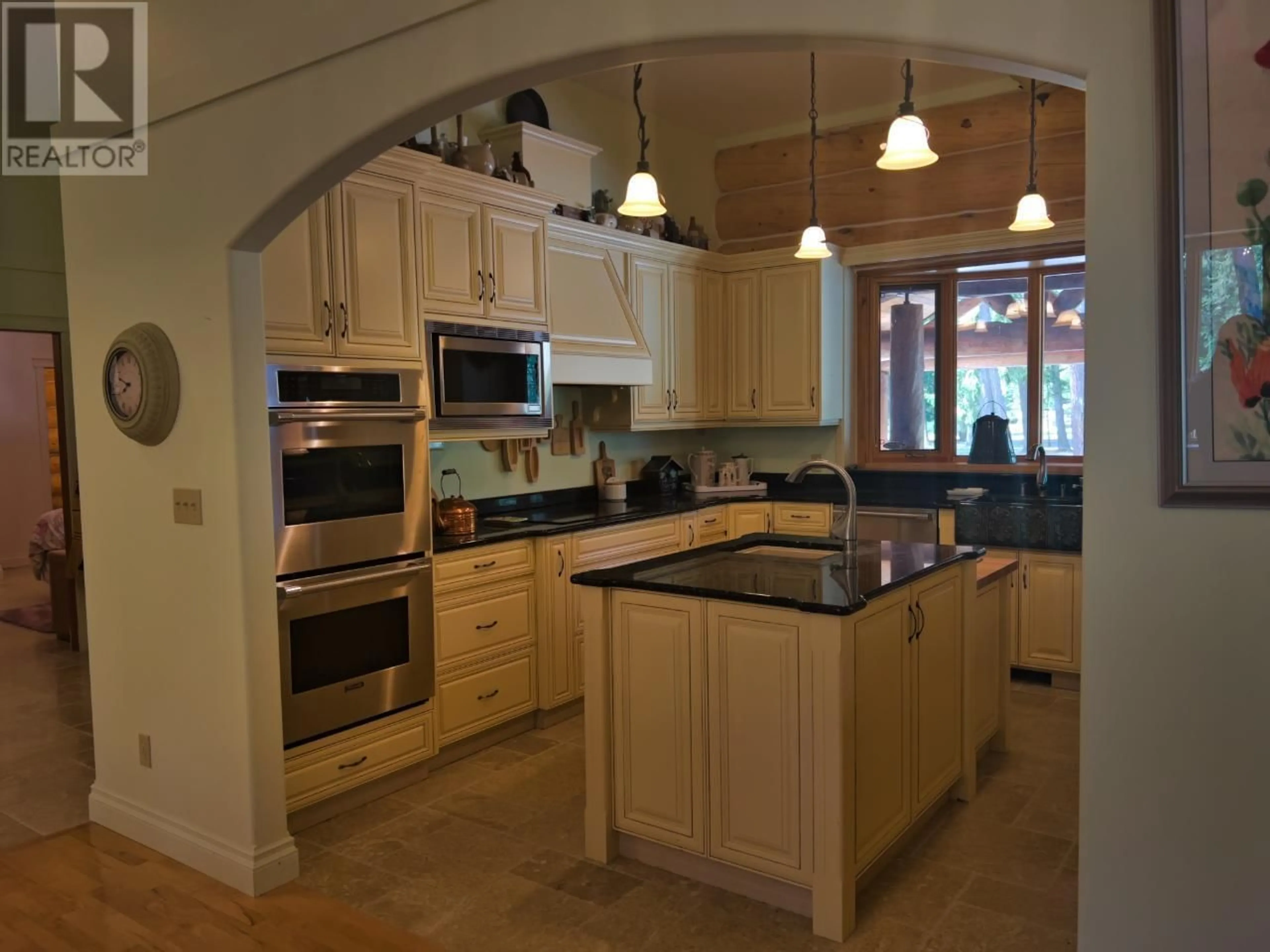 Open concept kitchen, ceramic/tile floor for 3775 SYLVESTER ROAD, Creston British Columbia V0B1G1