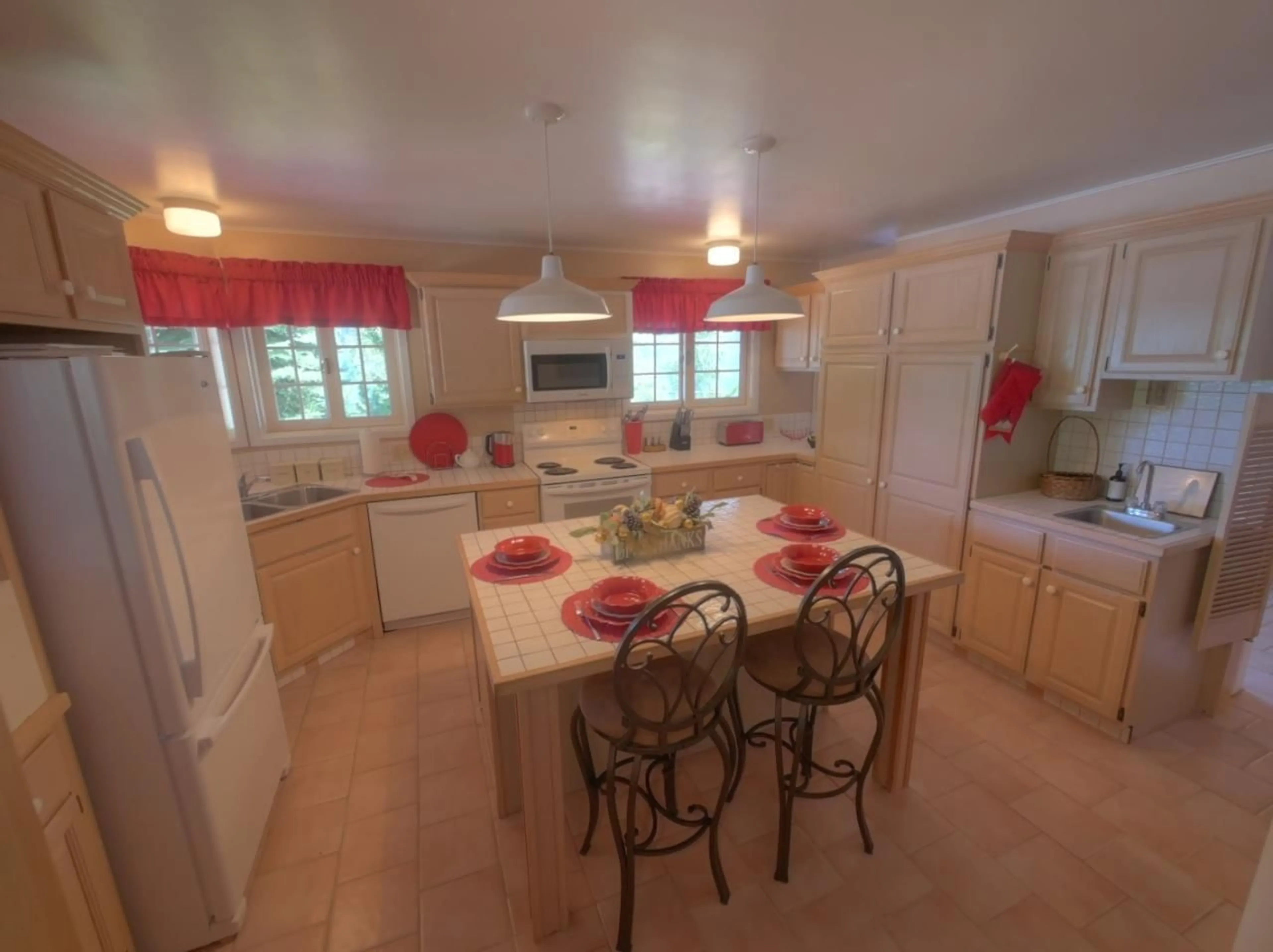 Standard kitchen, cottage for 3531 KEIRAN Road, Nelson British Columbia V1L6T2