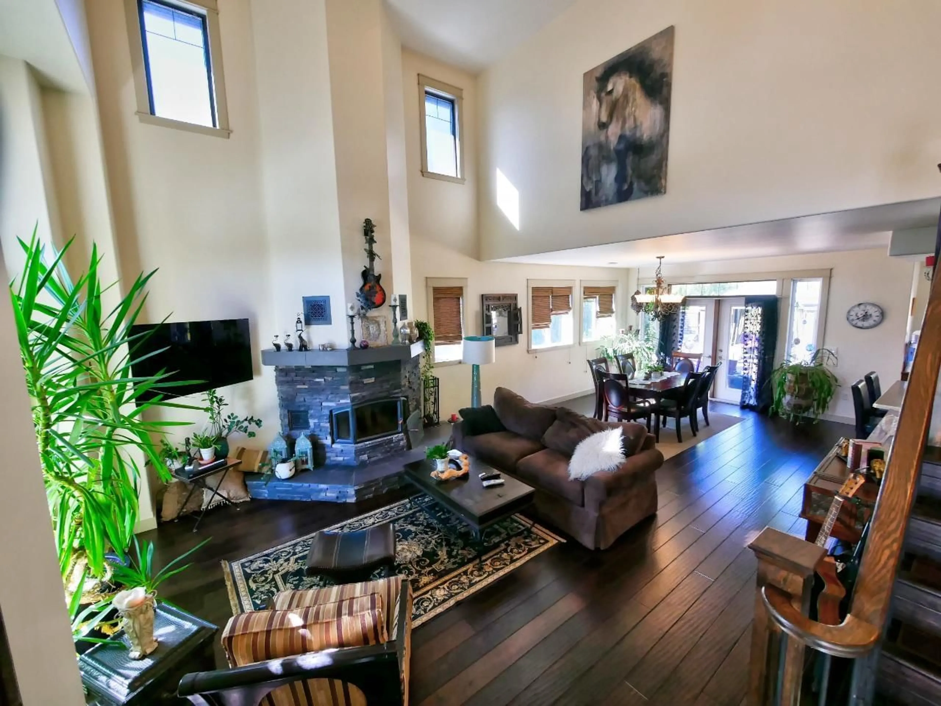 Living room, wood floors for 537 BLAKE Court, Trail British Columbia V1R4V9