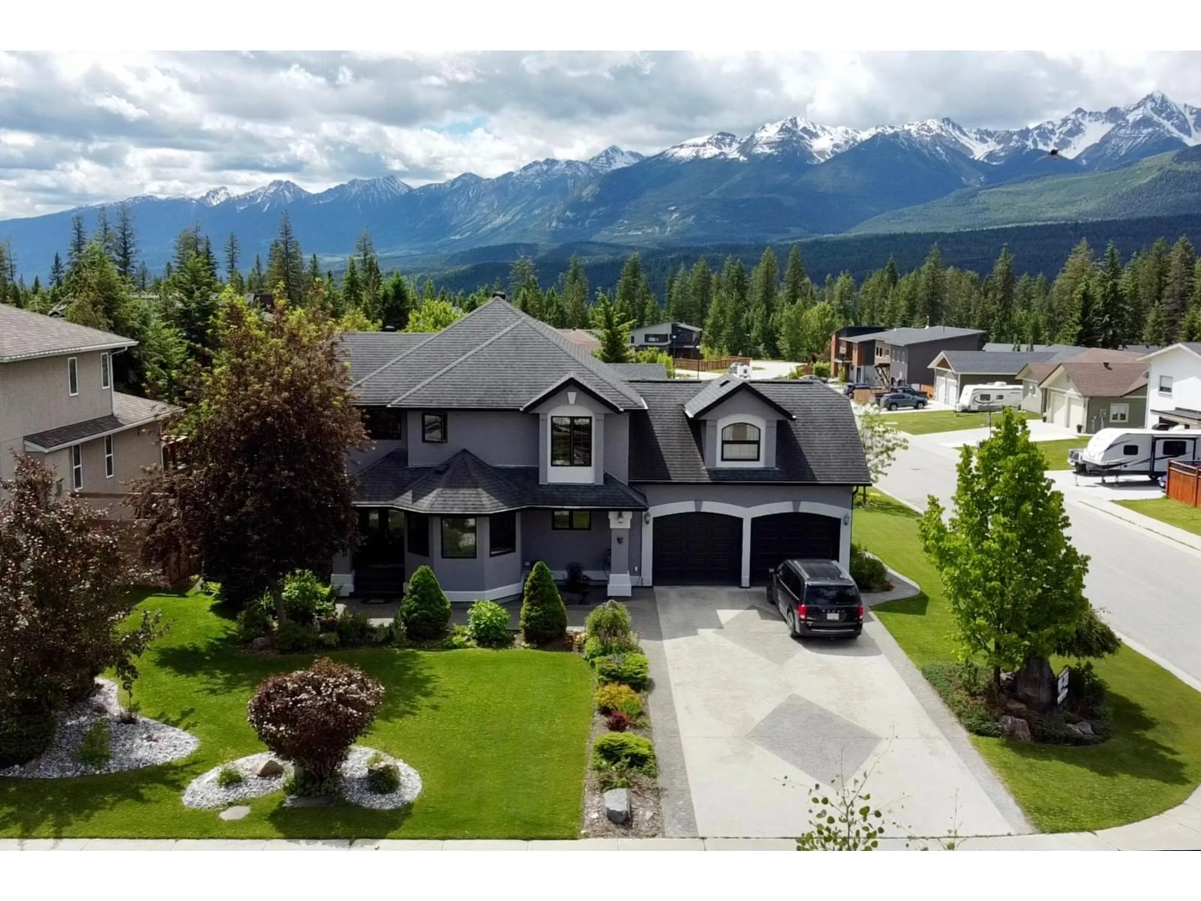 A pic from exterior of the house or condo, the street view for 1508 POPLAR Street, Golden British Columbia V0A1H0