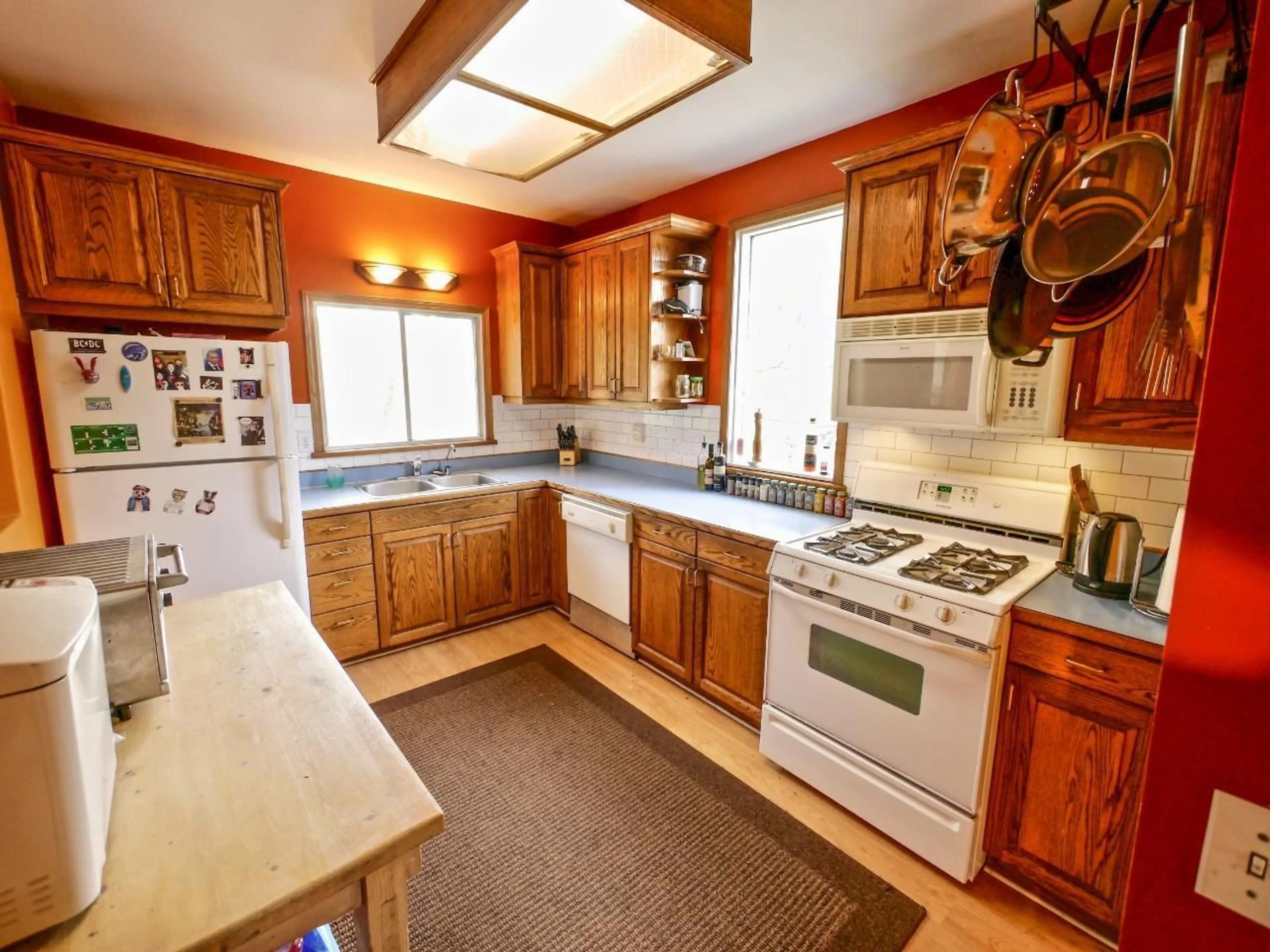 Kitchen, wood floors, cottage for 915 FRONT Street, Nelson British Columbia V1L4C1