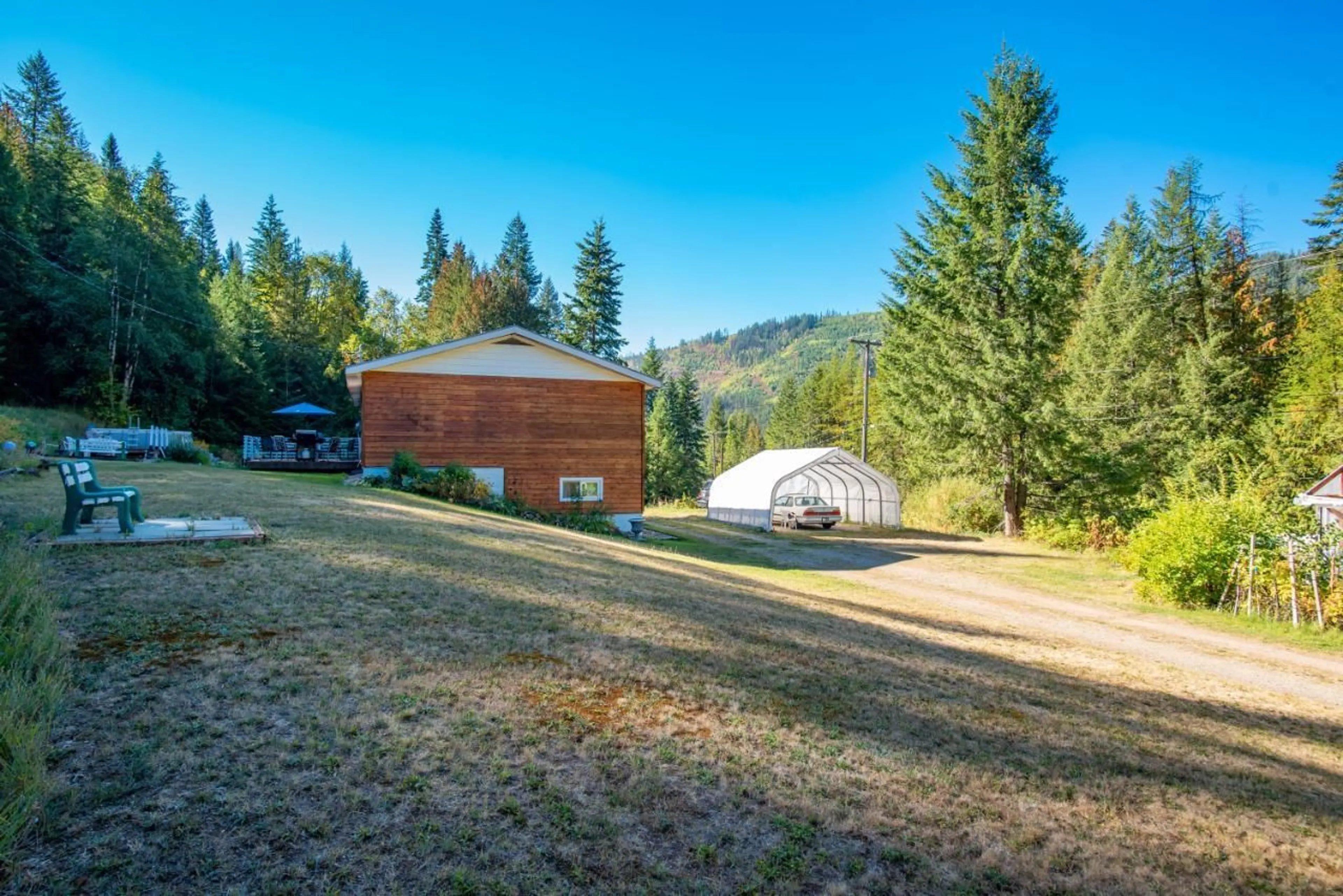 Patio, cottage for 1110 22 Highway, Rossland British Columbia V0G1Y0