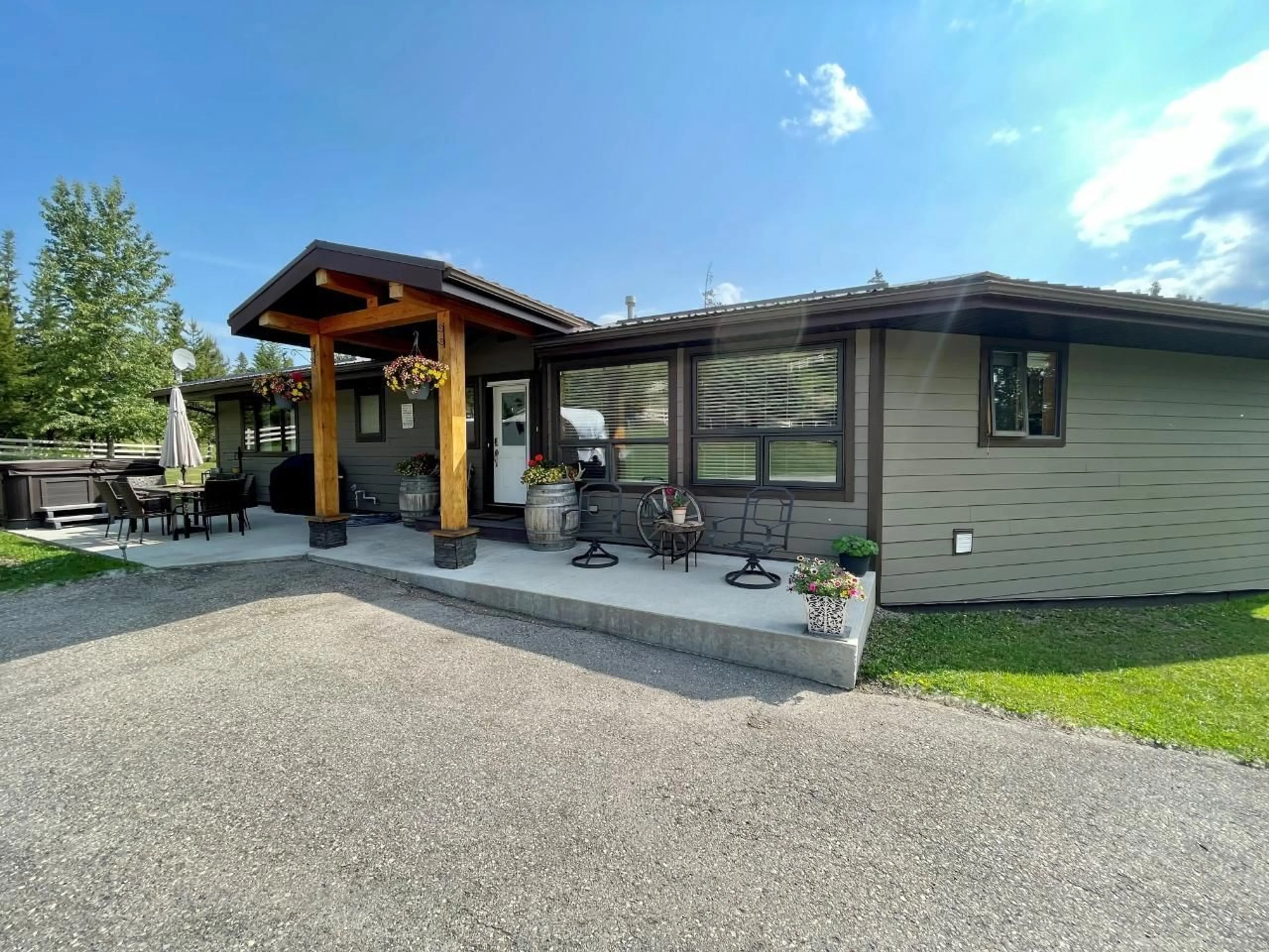 Frontside or backside of a home for 3000 BALMER DRIVE, Elkford British Columbia V0B1H0