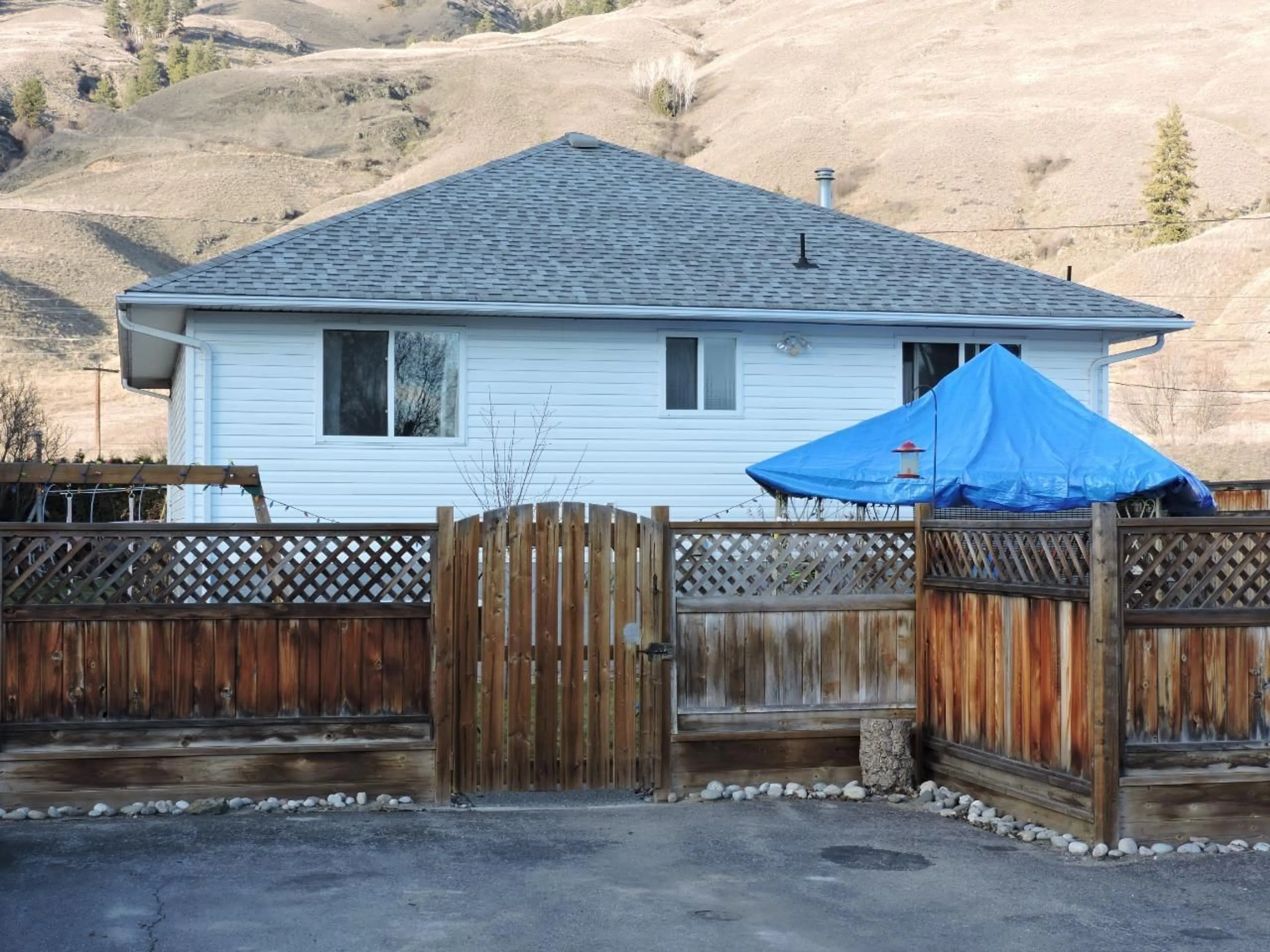 Frontside or backside of a home for 415 HATTON AVENUE, Midway British Columbia V0H1M0