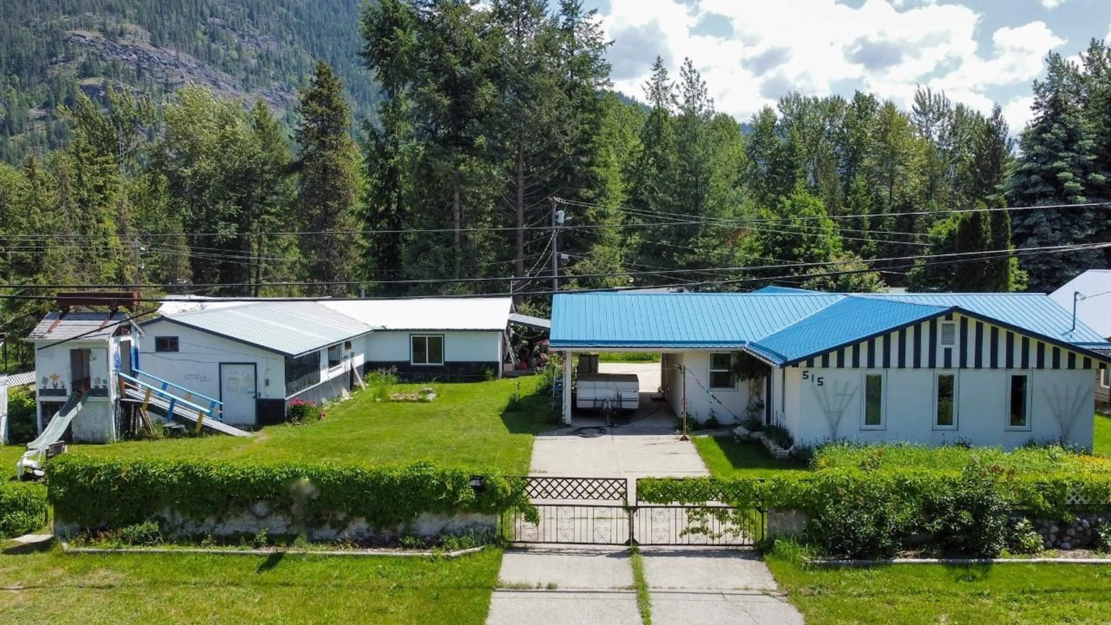 Outside view for 515 BAKER AVENUE, Salmo British Columbia V0G1Z0