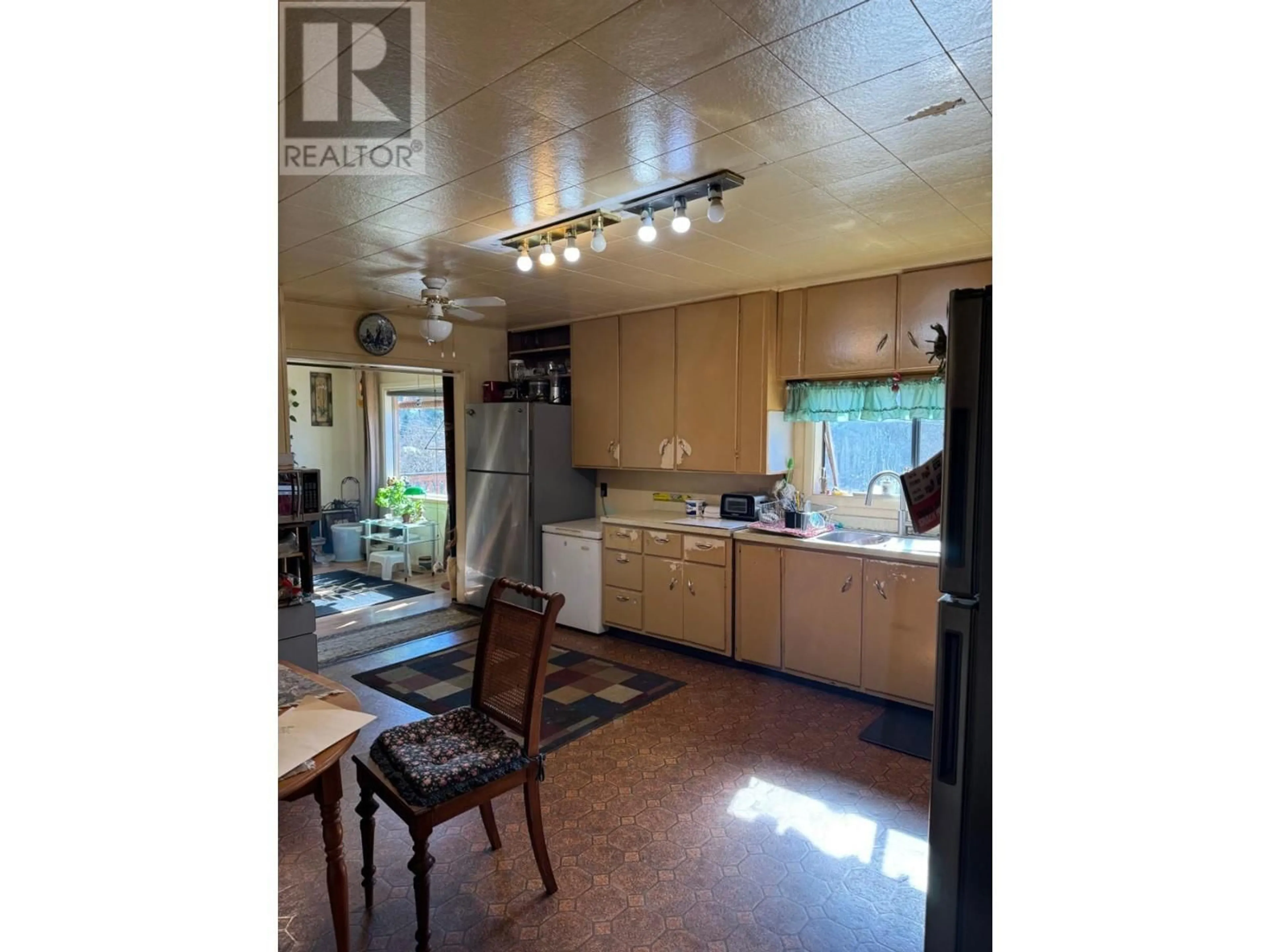 Unknown for 1005 RAILWAY BOULEVARD, Creston British Columbia V0B1G3