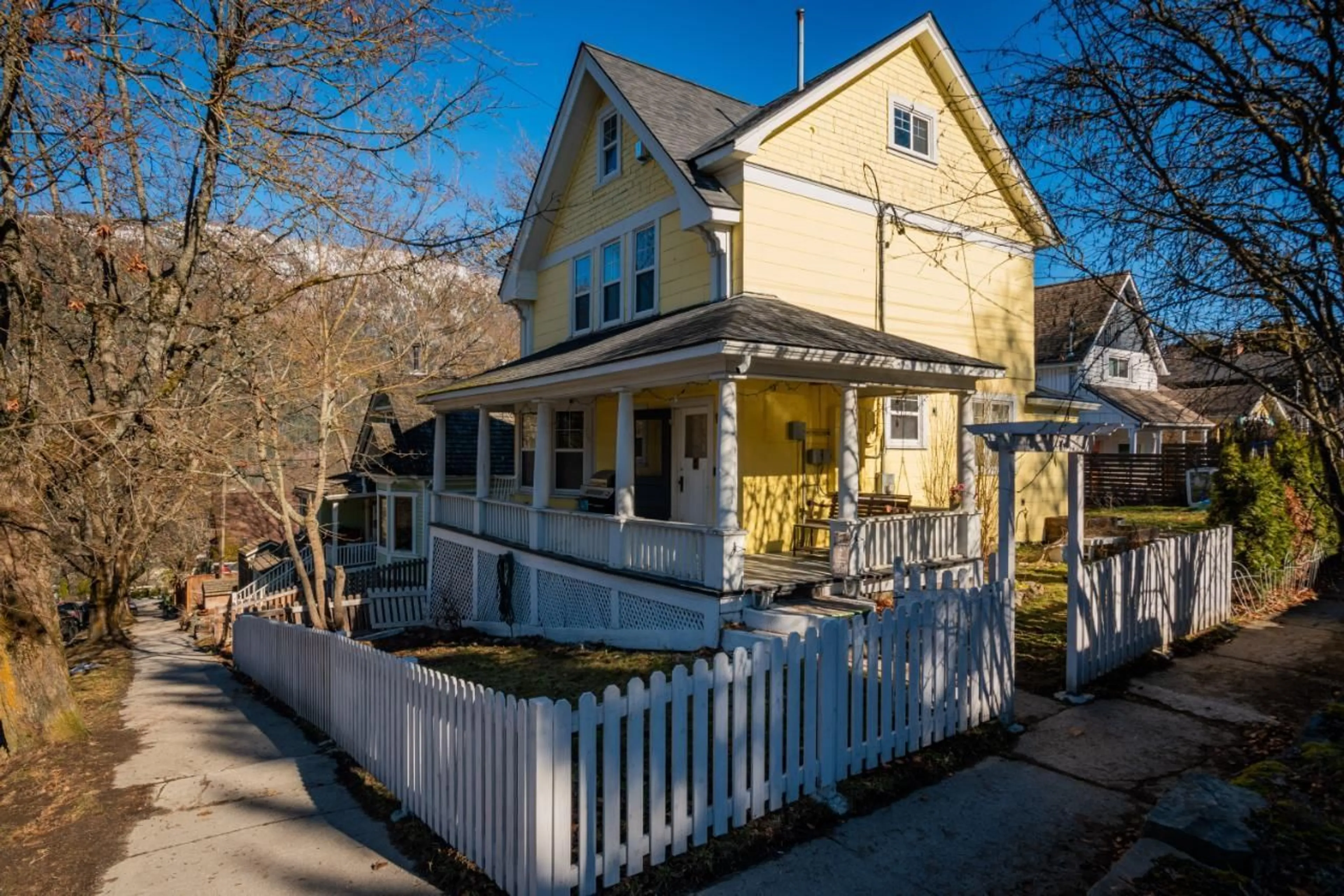 Frontside or backside of a home for 723 HENDRYX STREET, Nelson British Columbia V1L2B1