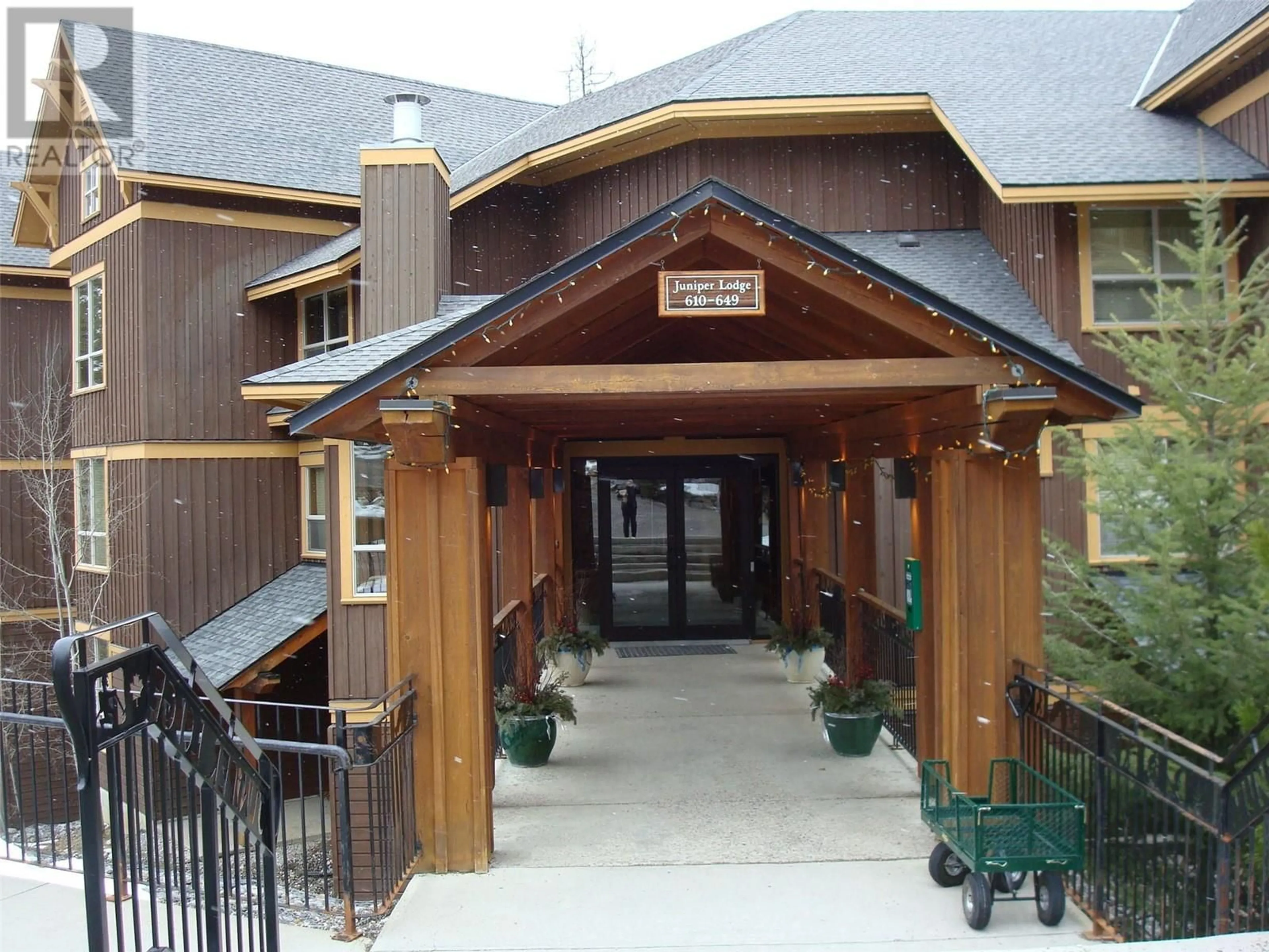 Indoor foyer for 643C - 4559 TIMBERLINE CRESCENT, Fernie British Columbia V0B1M6