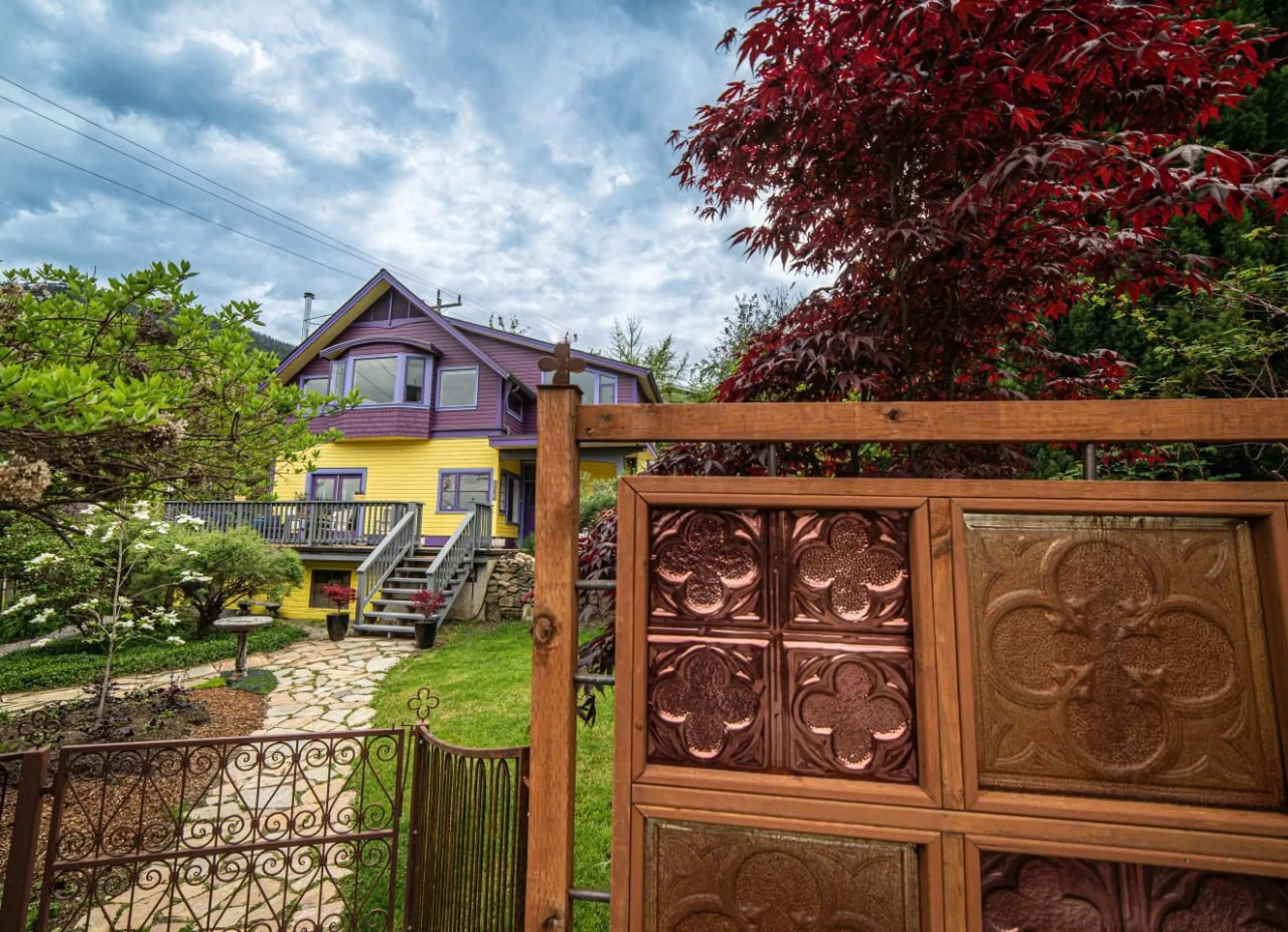 Cottage for 128 UNION STREET, Nelson British Columbia V1L4A2