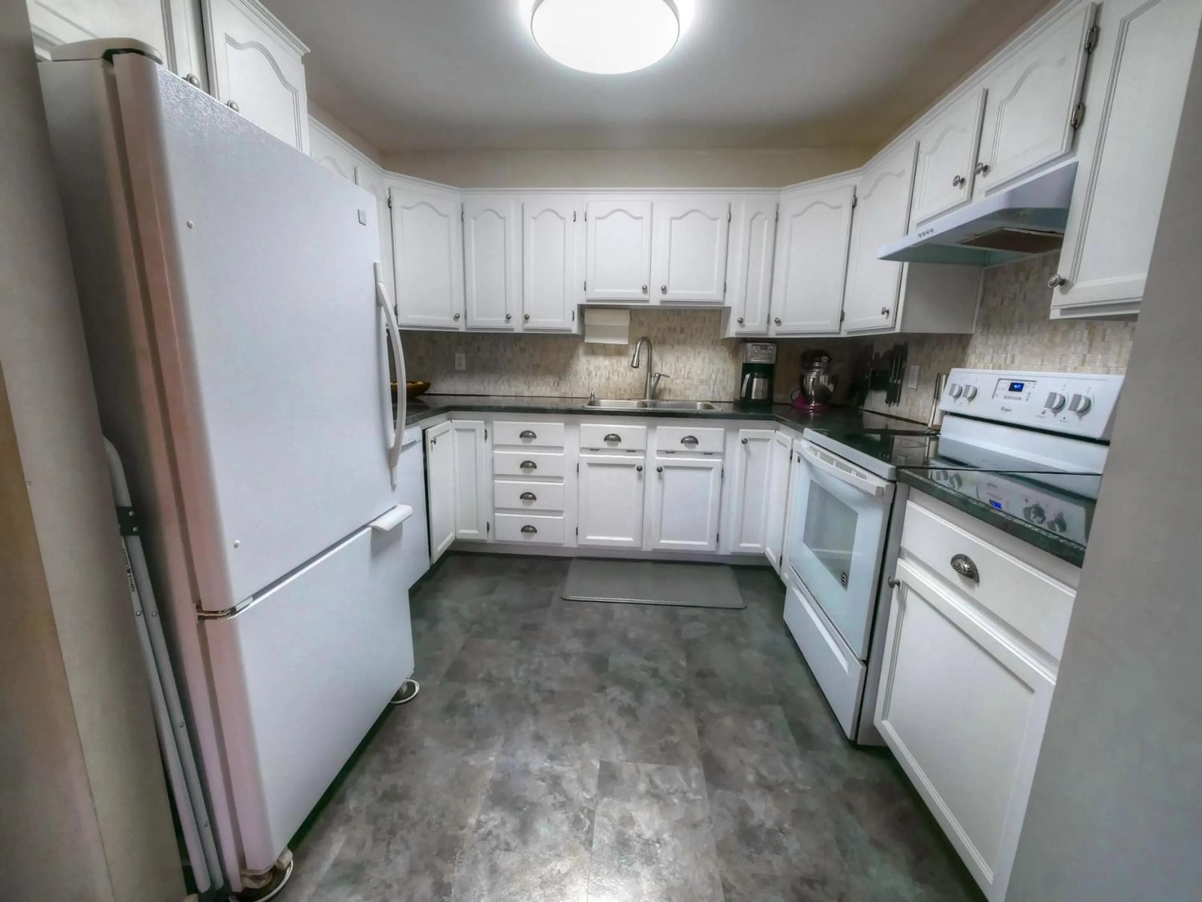 Standard kitchen, not visible floor, cottage for 575 73RD Avenue Unit# B, Grand Forks British Columbia V0H1H0