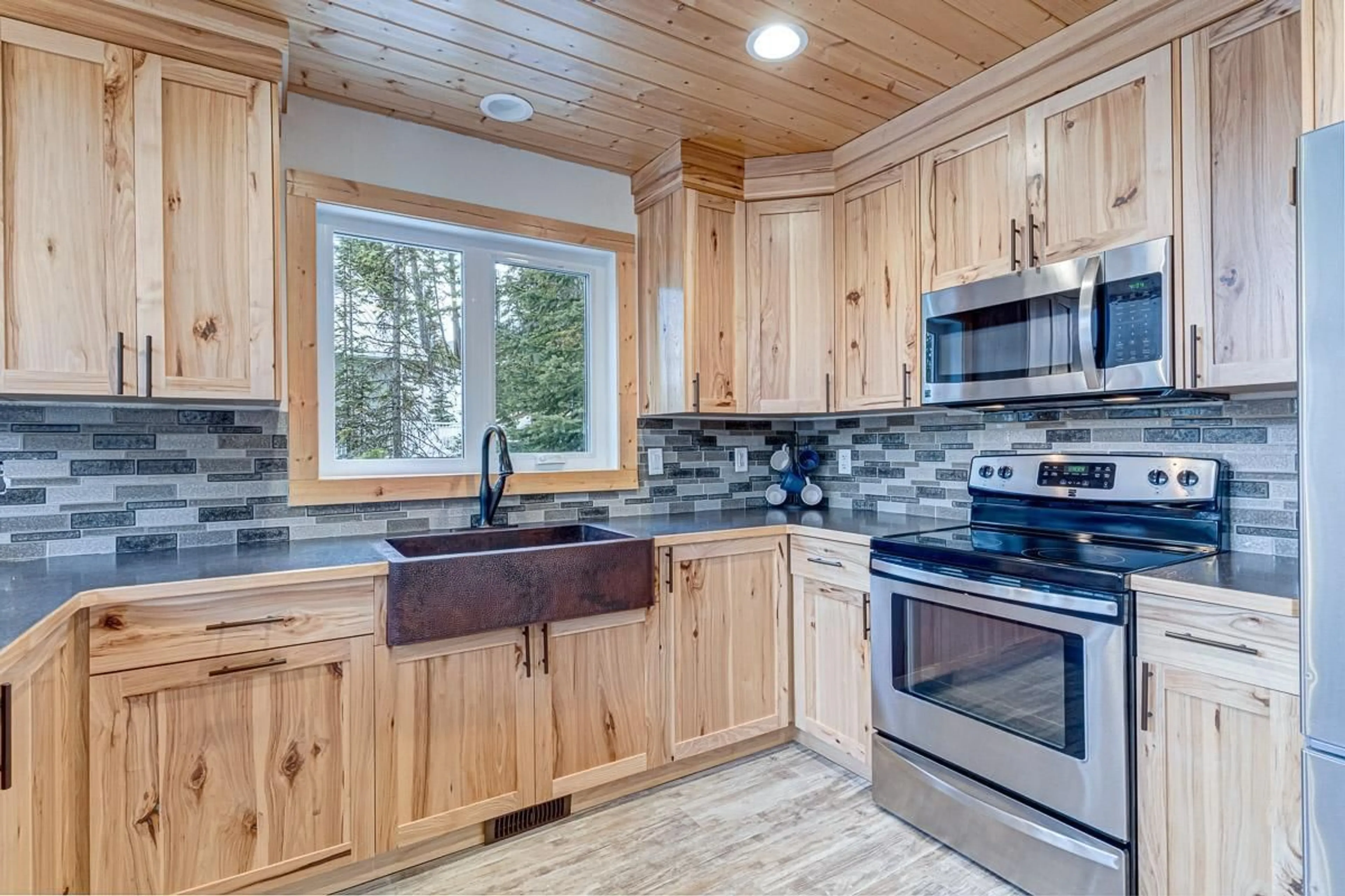 Rustic kitchen for 8 DAWSON CRESCENT, Elkford British Columbia V0B1H0