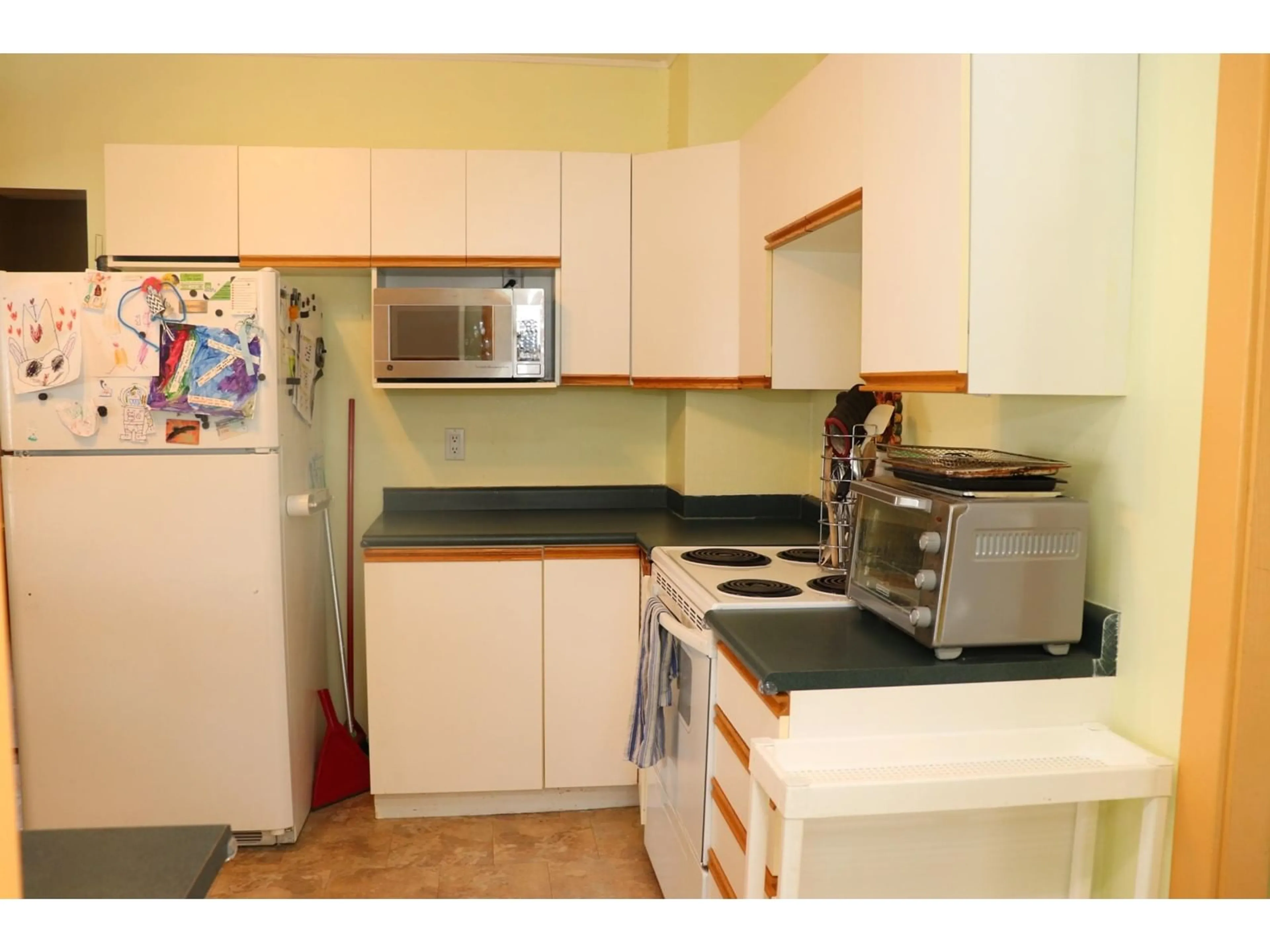 Standard kitchen, cottage for 640 ROTARY Drive, Kimberley British Columbia V1A1E3