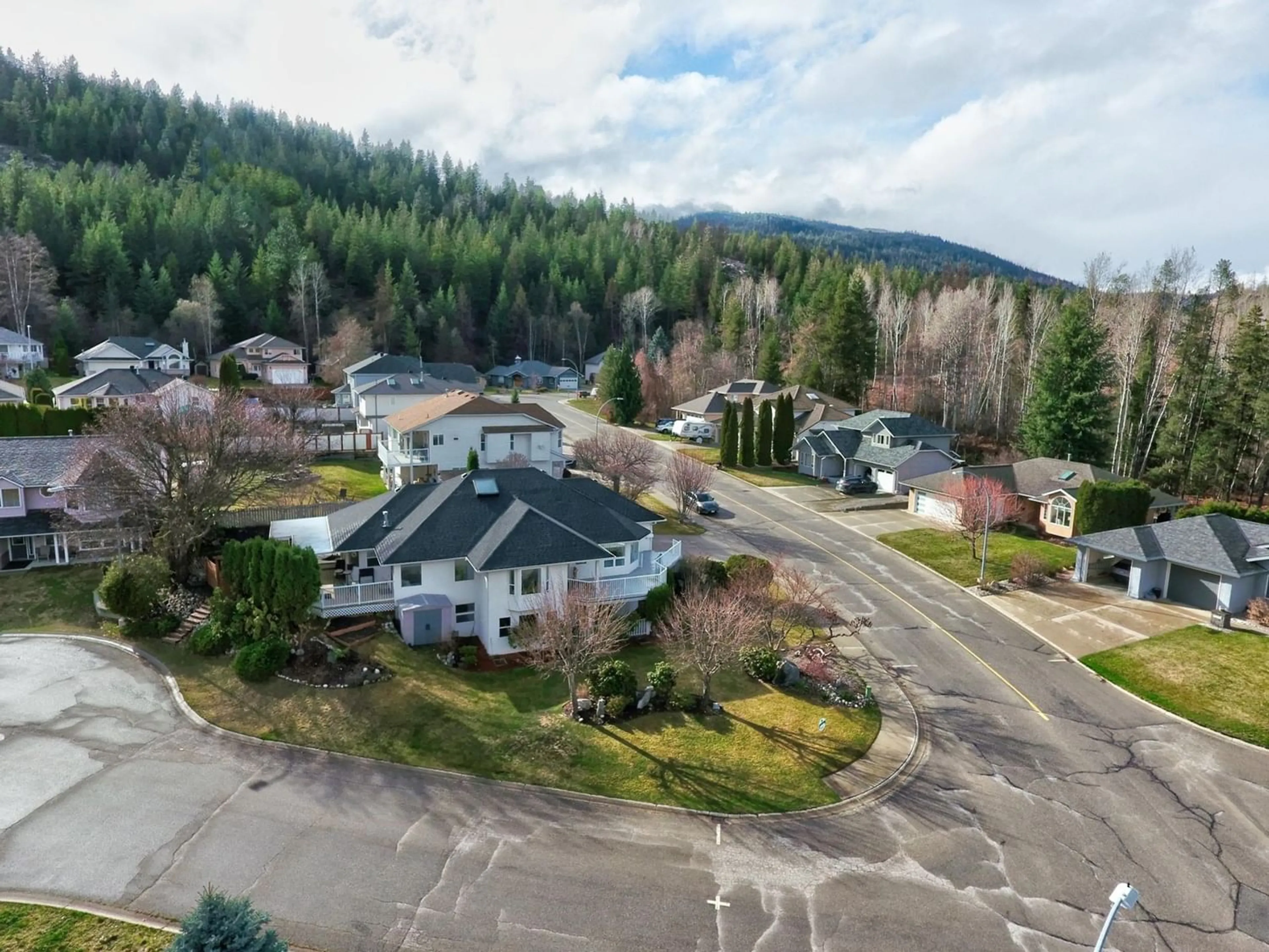 Frontside or backside of a home for 3344 SOUTHRIDGE DRIVE, Castlegar British Columbia V1N4G1