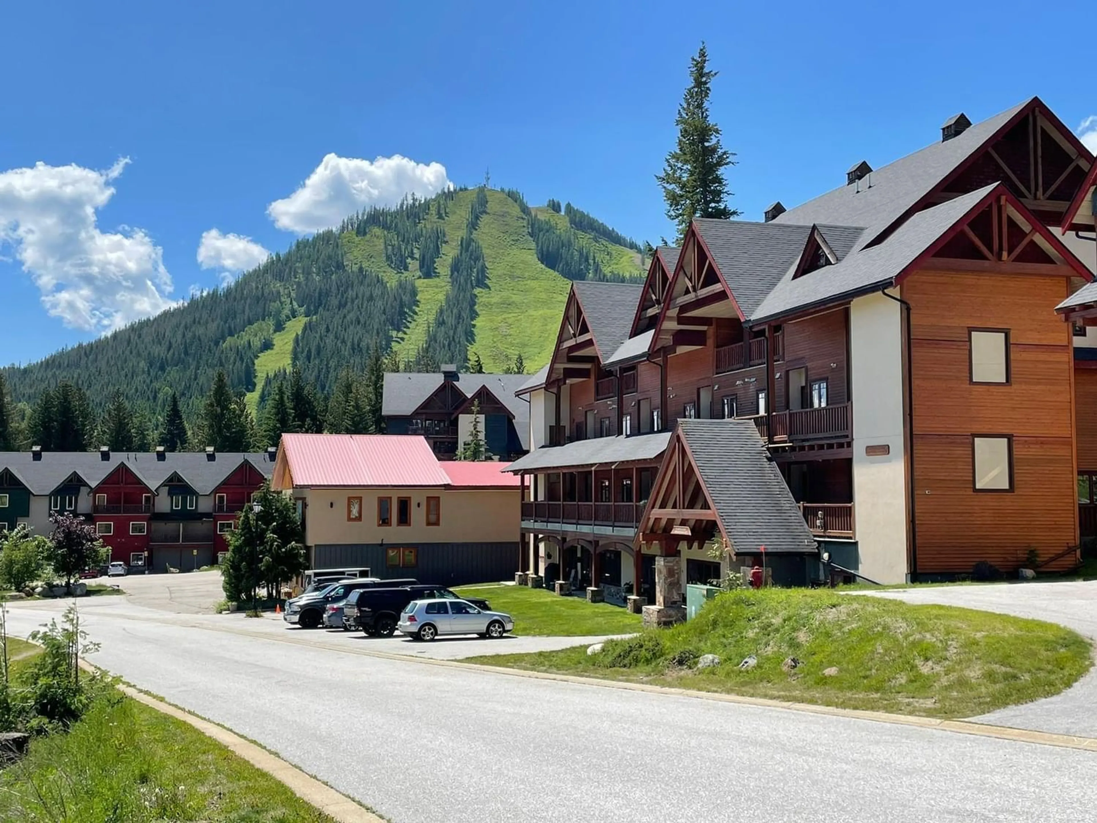 Outside view for 2A - 1009 MOUNTAIN VIEW ROAD, Rossland British Columbia V0G1Y0