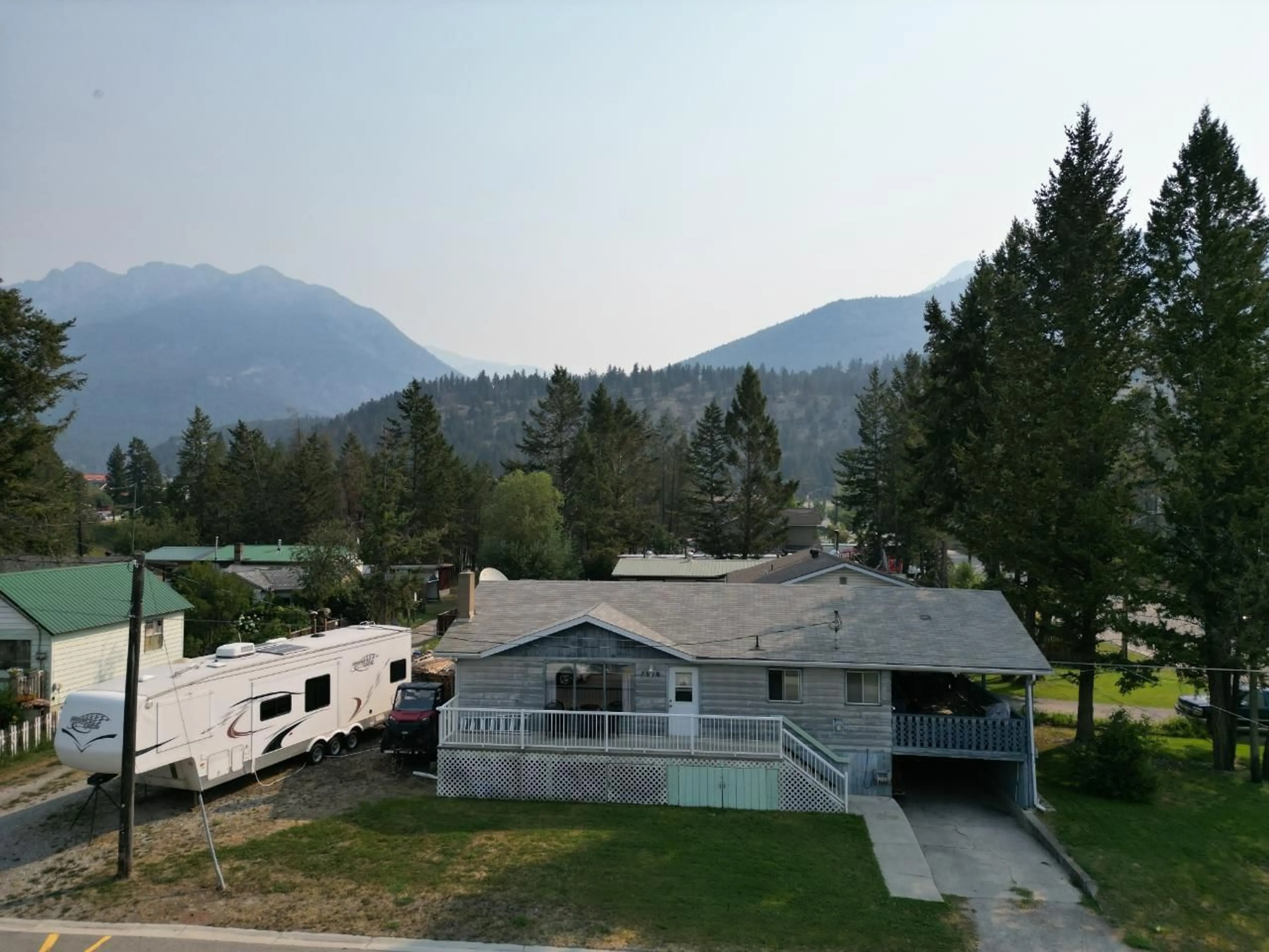 Outside view for 7558 COLUMBIA AVENUE, Radium Hot Springs British Columbia V0A1M0