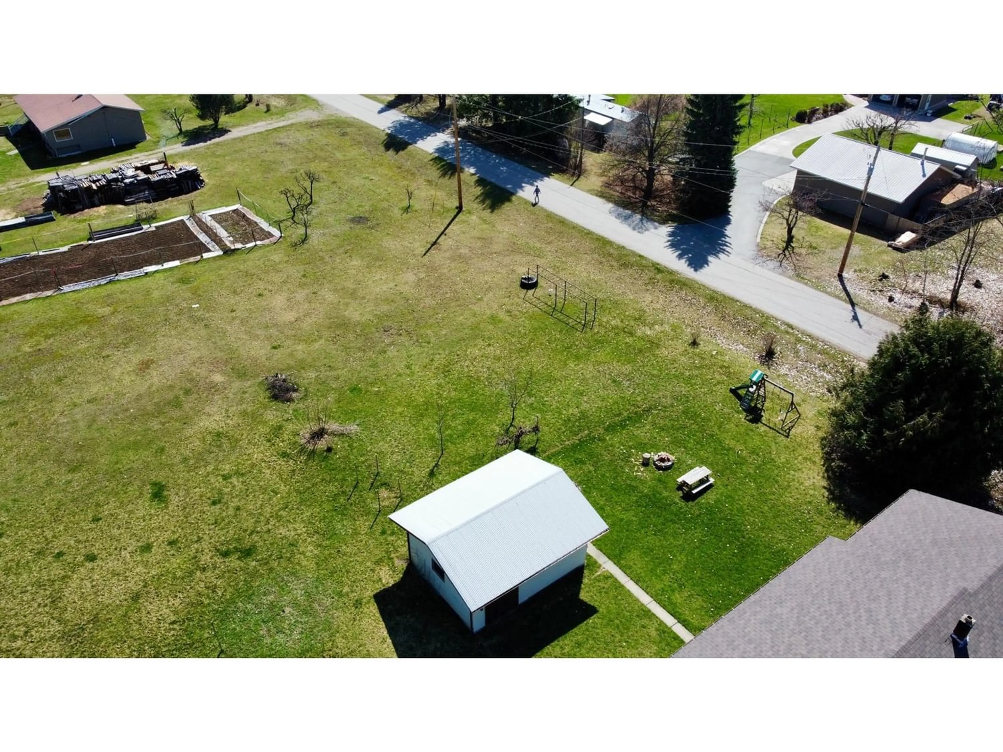 Fenced yard for 2505 SHOREACRES ROAD, Shoreacres British Columbia V1N4P6