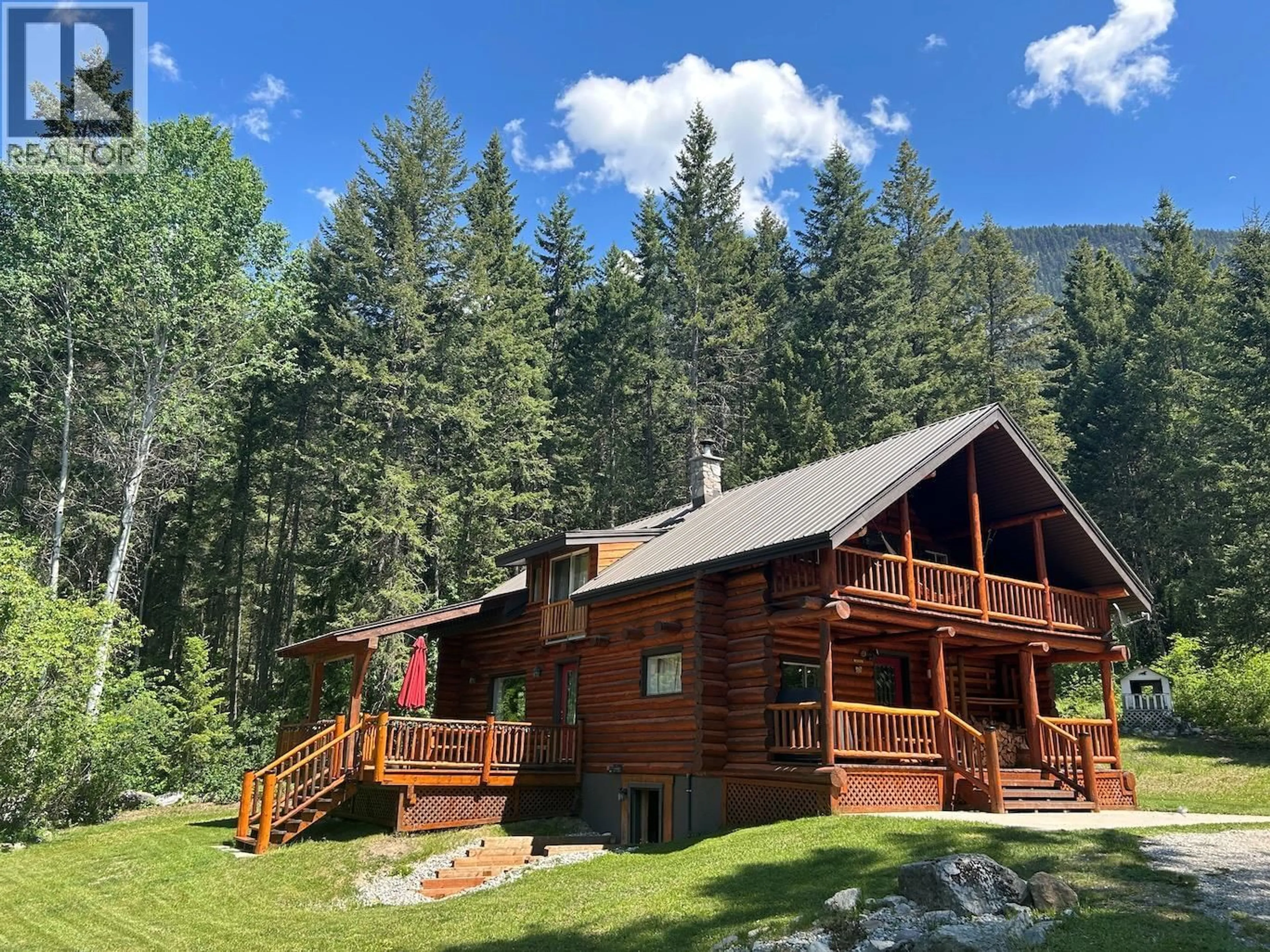 A pic from outside/outdoor area/front of a property/back of a property/a pic from drone, unknown for 823 CRANDALL ROAD, Golden British Columbia V0A1H2