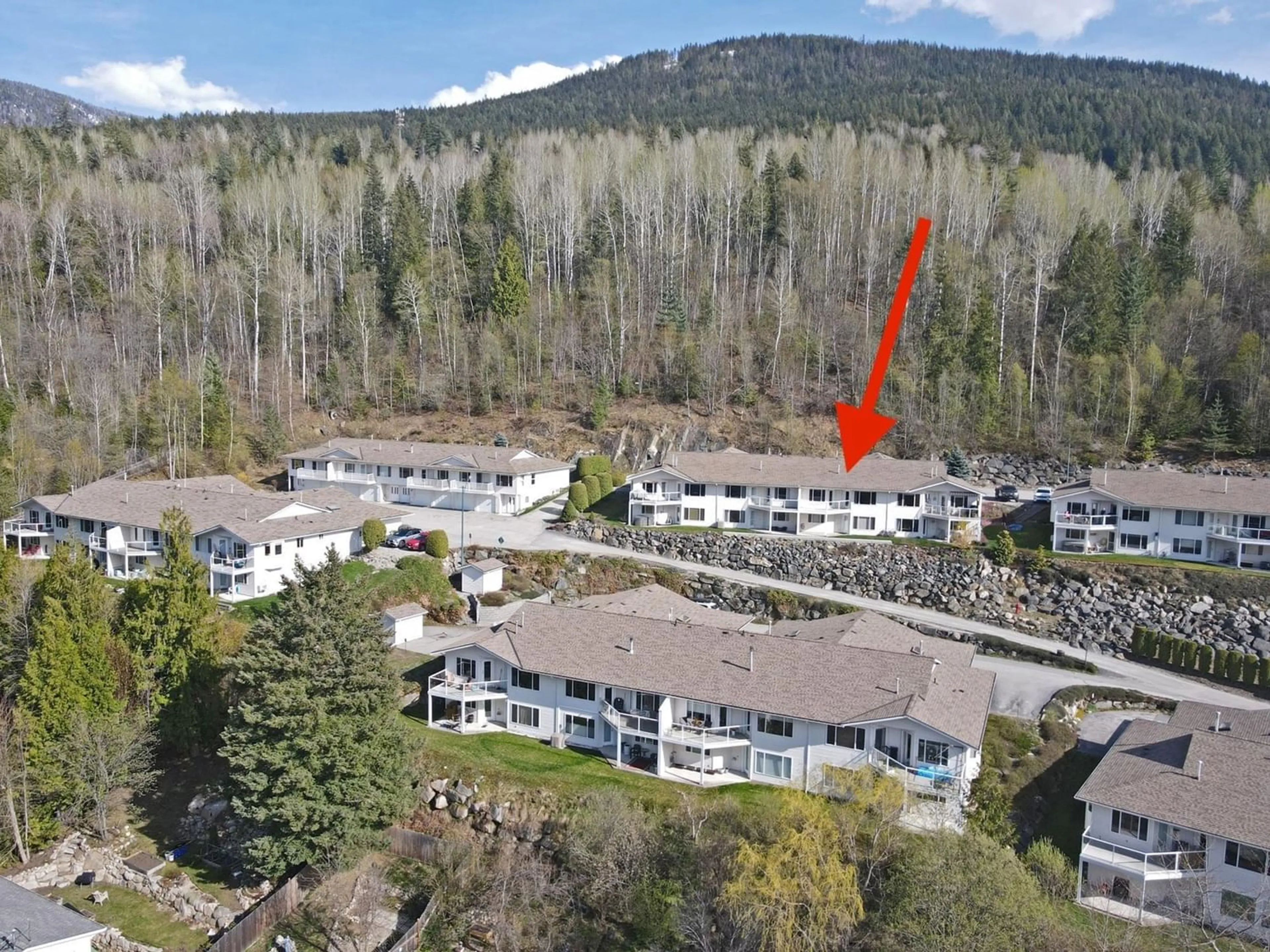 A pic from exterior of the house or condo for 39 - 1220 MILL STREET, Nelson British Columbia V1L4T4