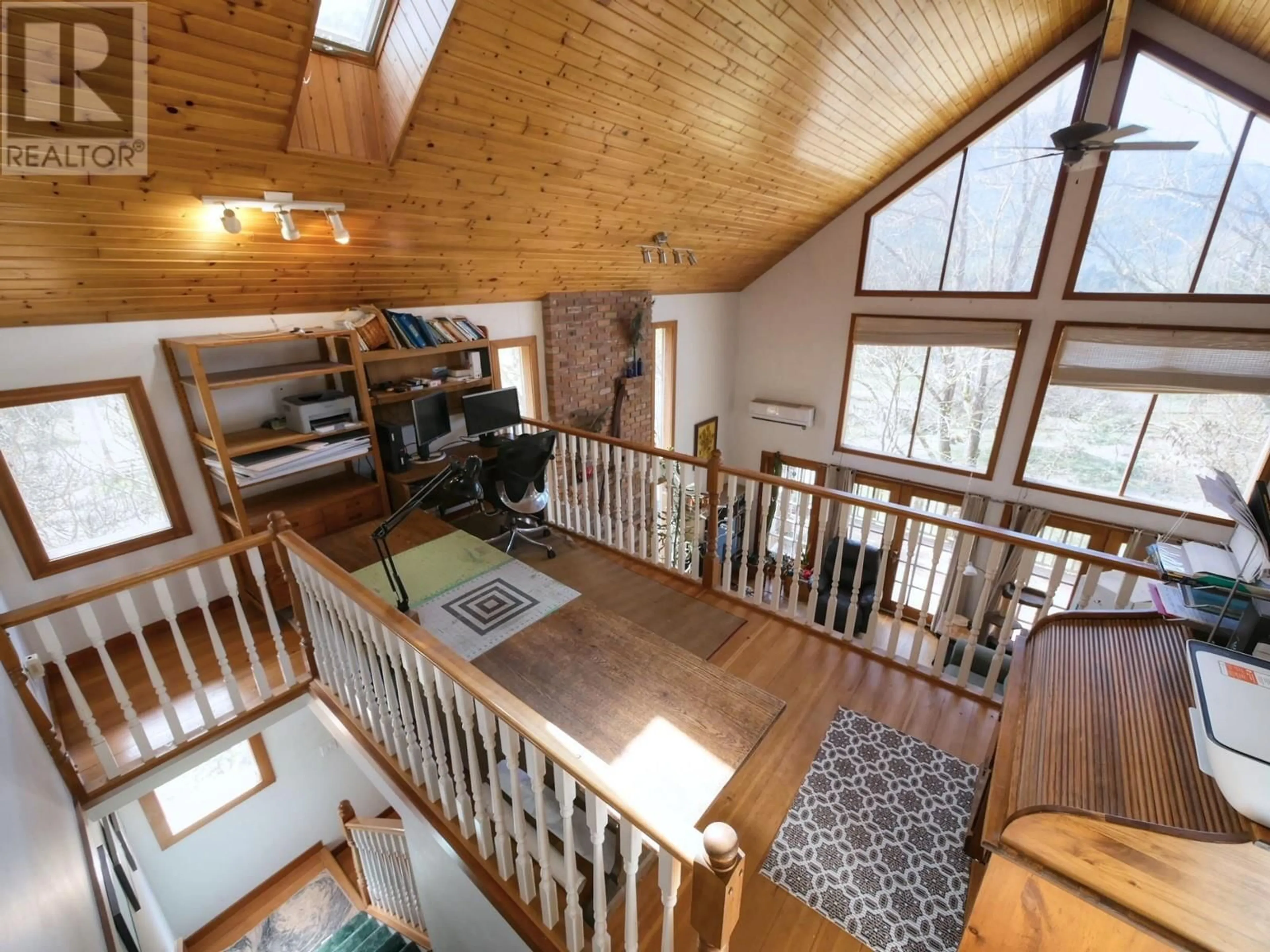 Indoor foyer for 2960 UPPER SLOCAN PARK ROAD, Slocan Park British Columbia V0G2E0