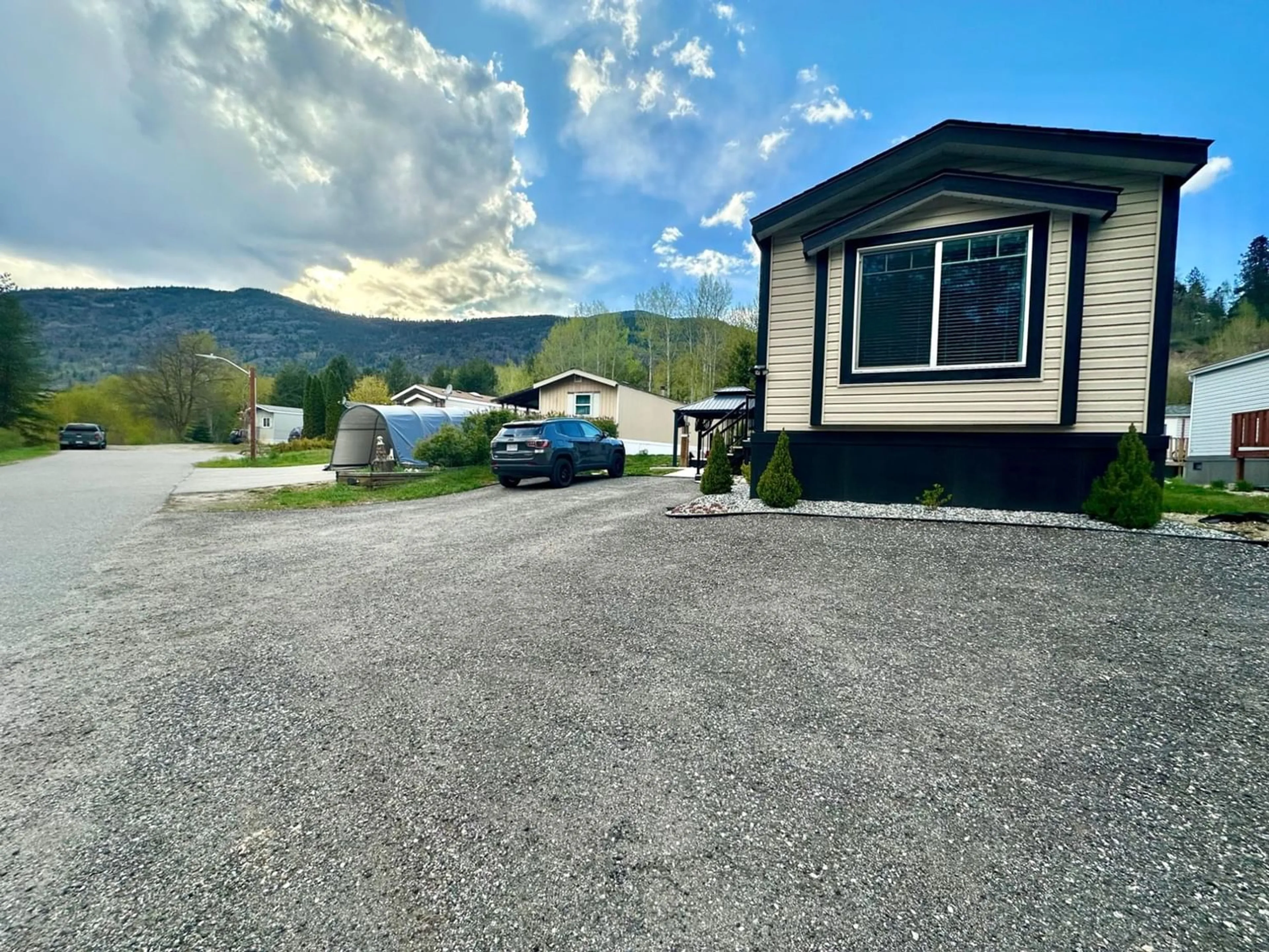 Outside view for 105 - 500 16TH AVENUE, Genelle British Columbia V0G1G0