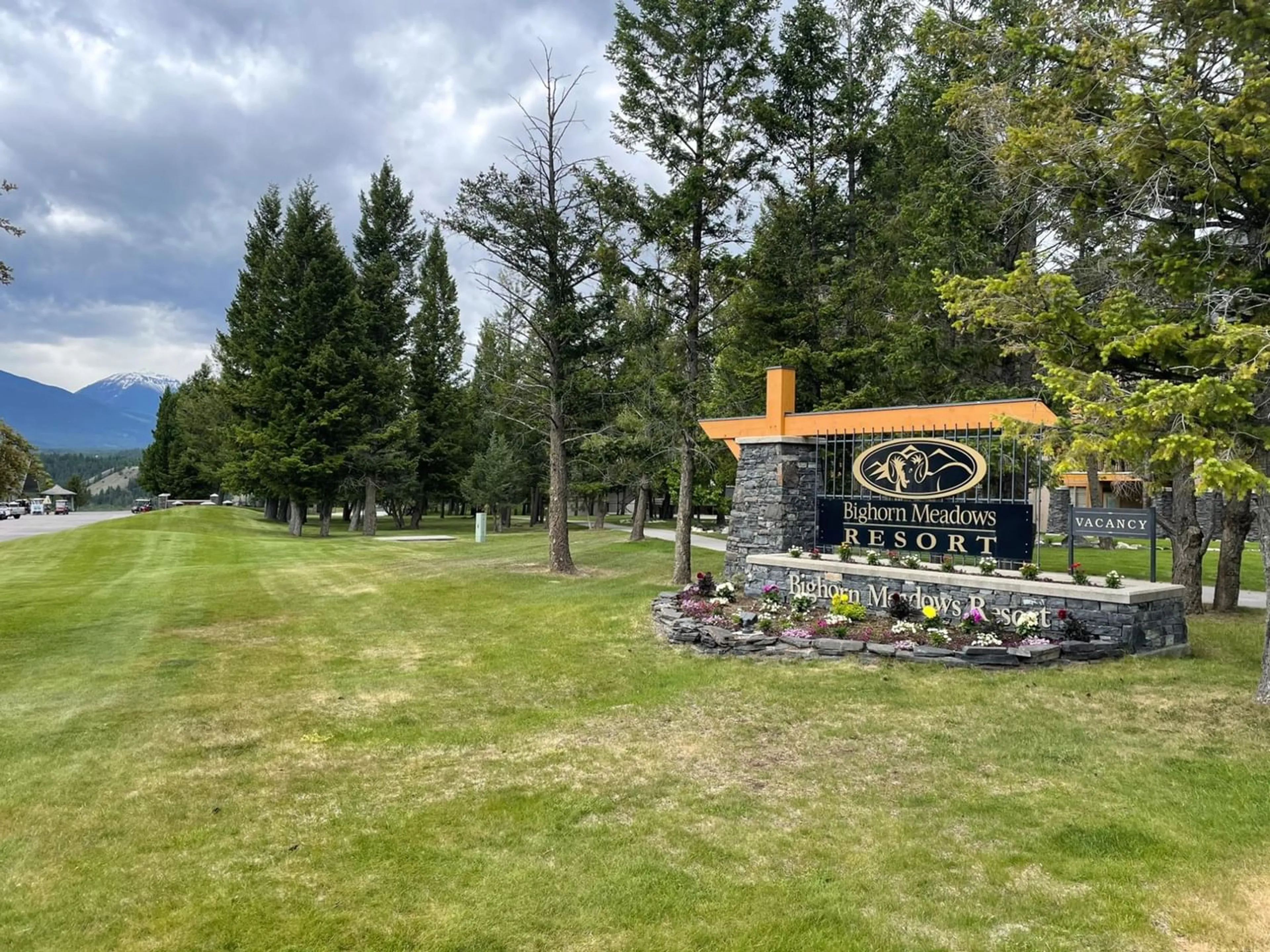 Outside view for 713B - 700 BIGHORN BOULEVARD, Radium Hot Springs British Columbia V0B1M0