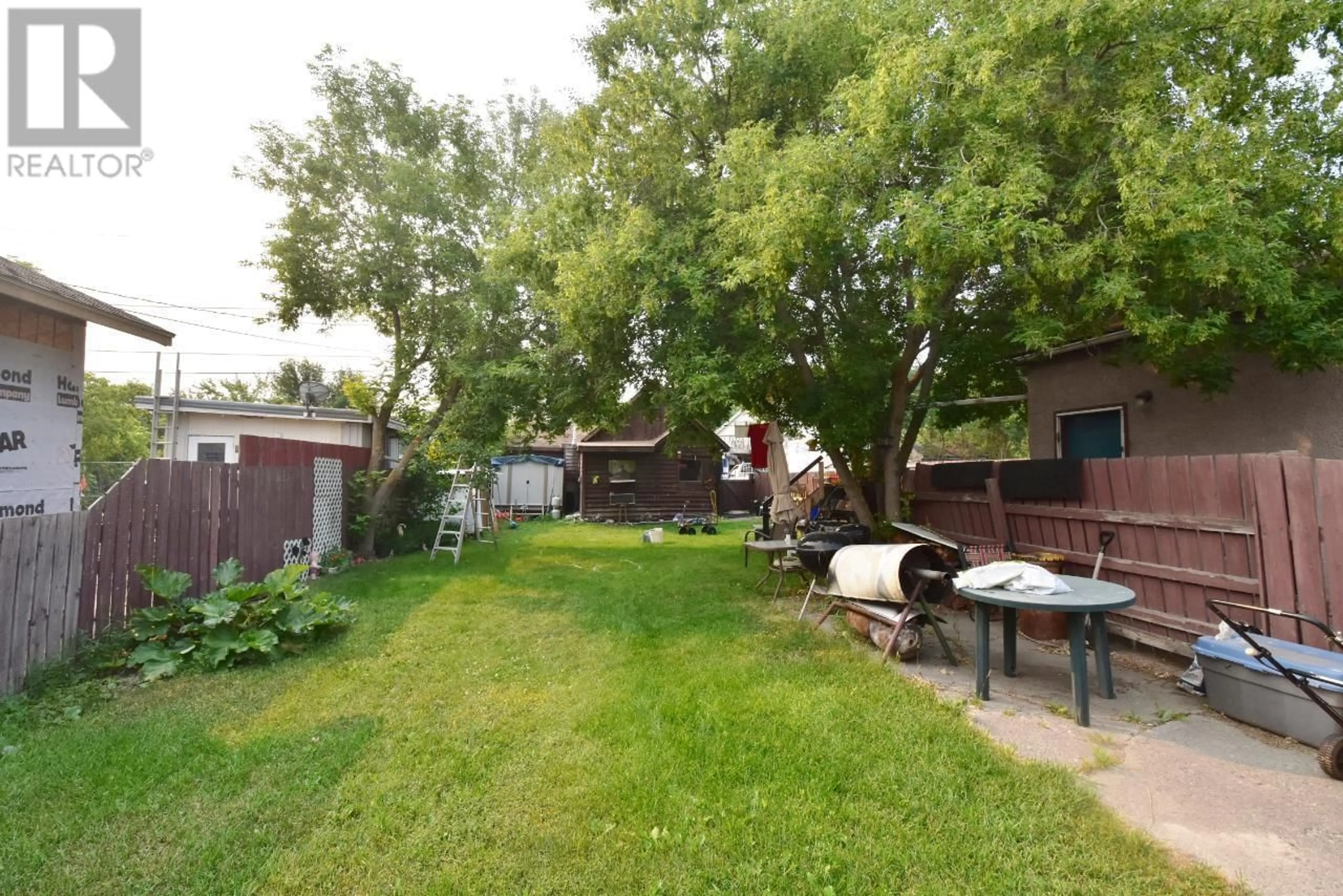 Patio, street for 222 - 224 VAN HORNE  S STREET, Cranbrook British Columbia V1C1Z4