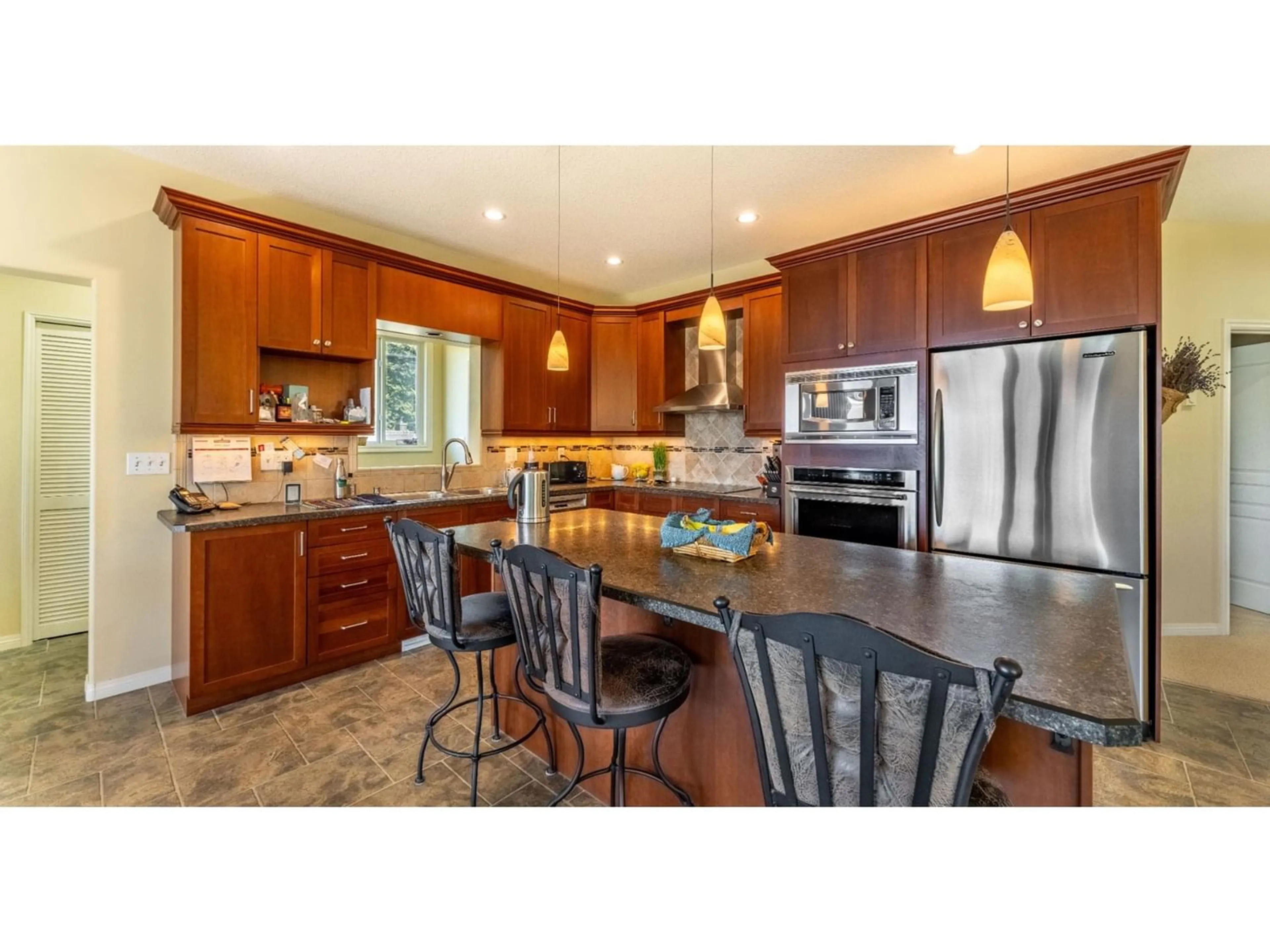 Open concept kitchen for 14533 SMITH Road, Gray Creek British Columbia V0B1E0