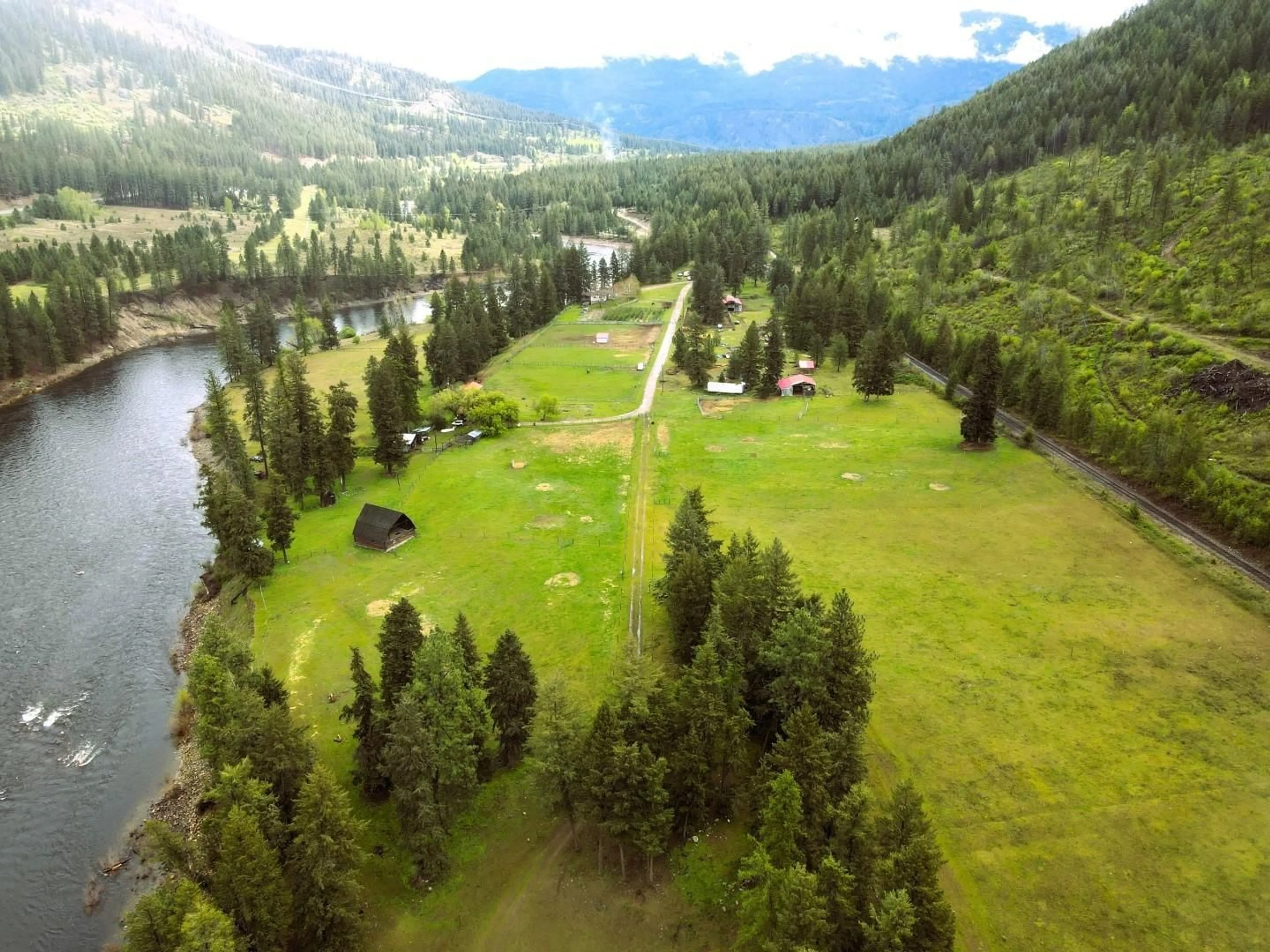 Patio, lake for 855 PONDEROSA Drive, Christina Lake British Columbia V0H1E0