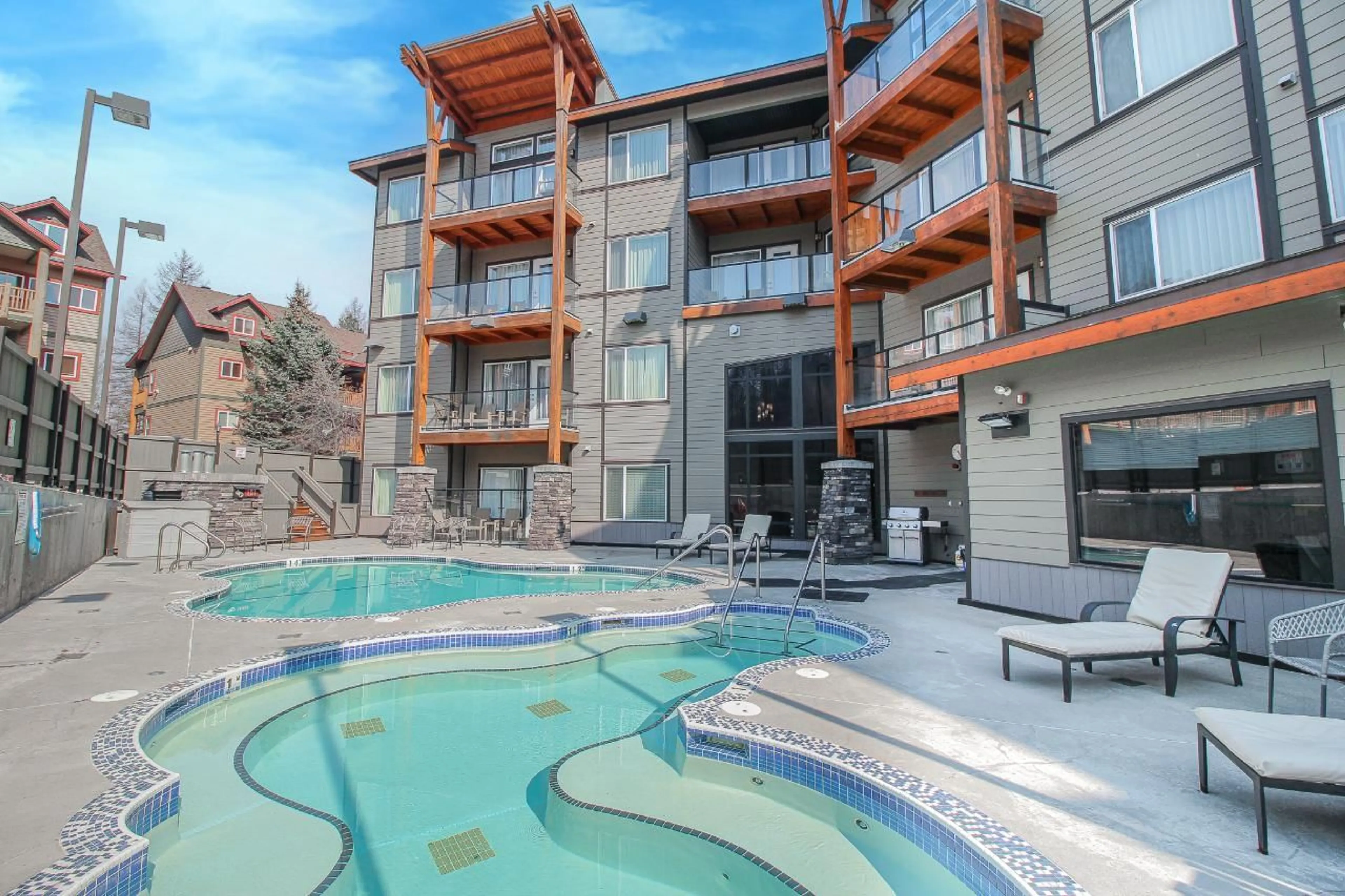 Indoor or outdoor pool for 208 - 400 STEMWINDER DRIVE, Kimberley British Columbia V1A2Y9