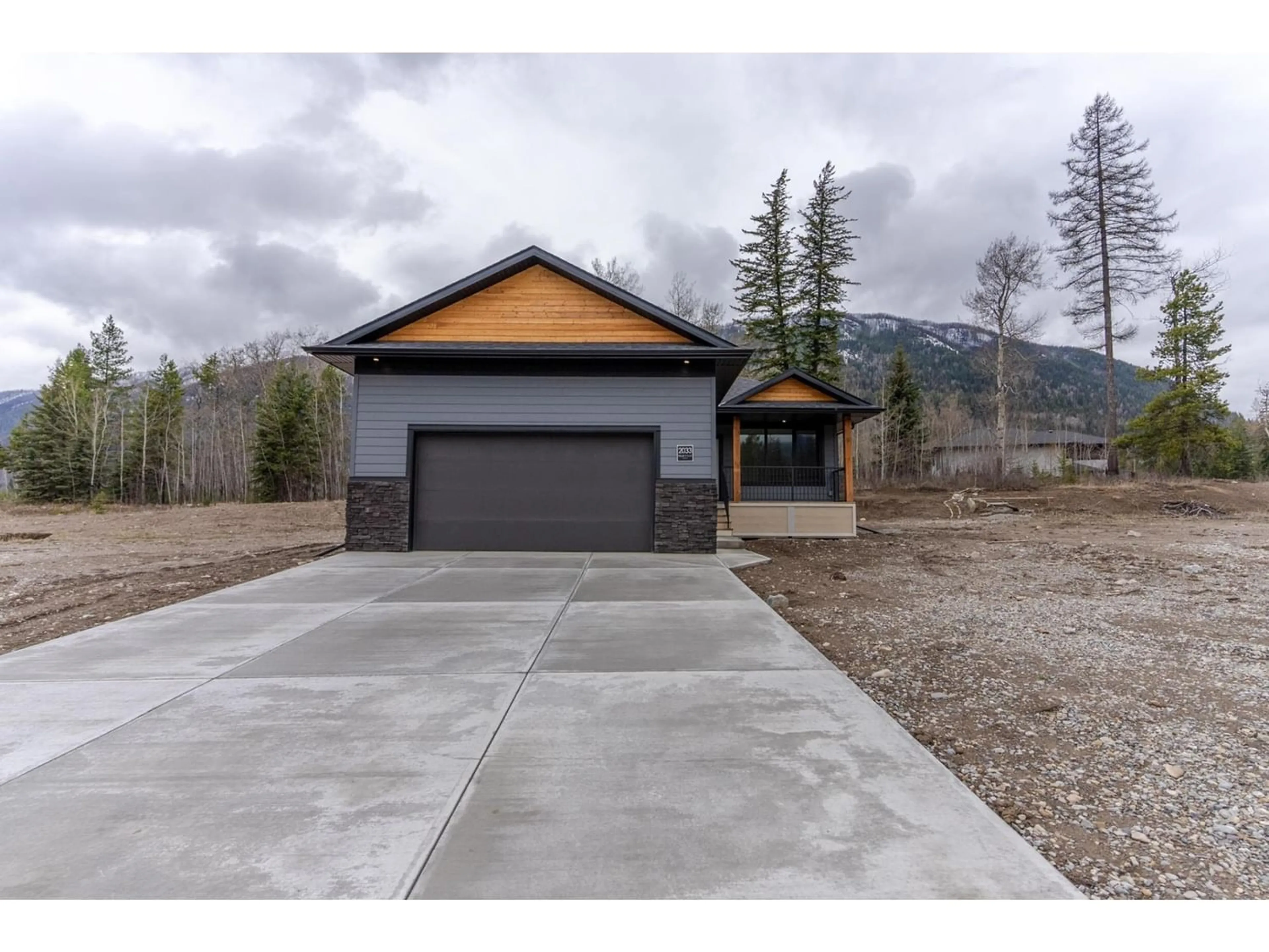 Indoor garage, cement floor for 2033 GOLDEN EAGLE Drive, Sparwood British Columbia V0B2G2