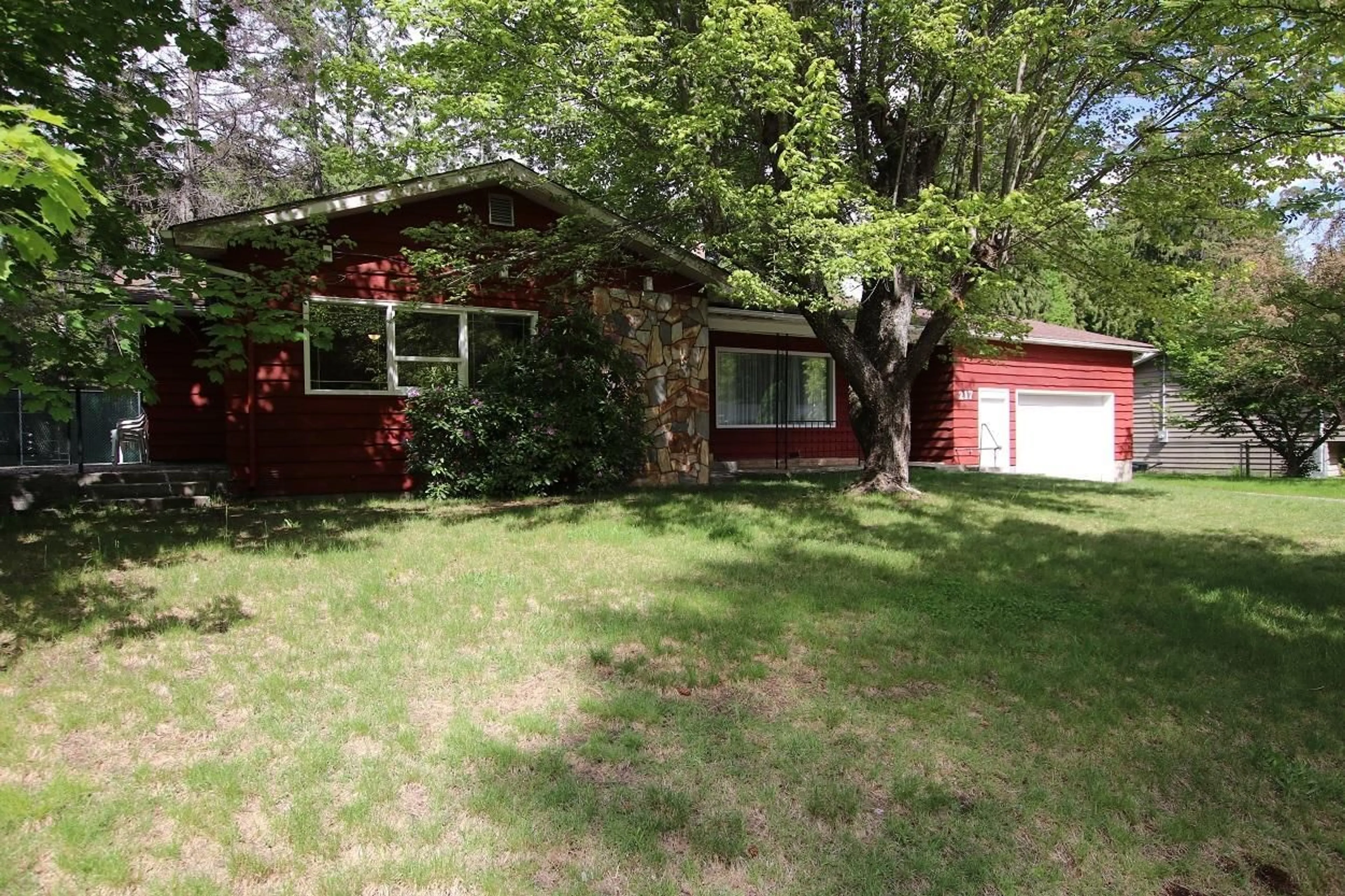 Outside view for 217 6TH ST, Nakusp British Columbia V0G1R0